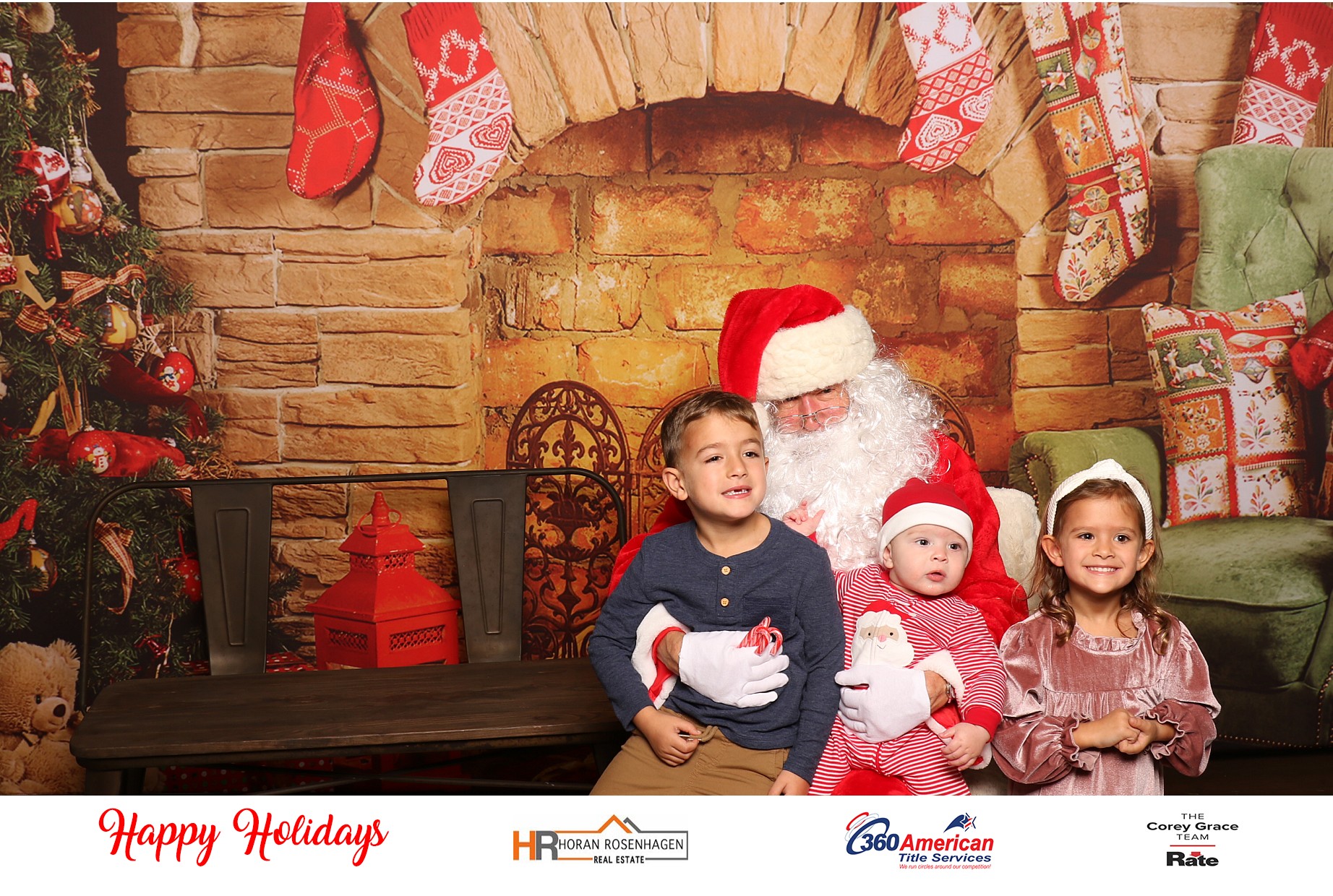 Horan RosenHagen Santa Photo | View more photos from the event at gallery.photoboothcincy.com/u/PhotoBoothCincy/Horan-RosenHagen-Santa-Photo