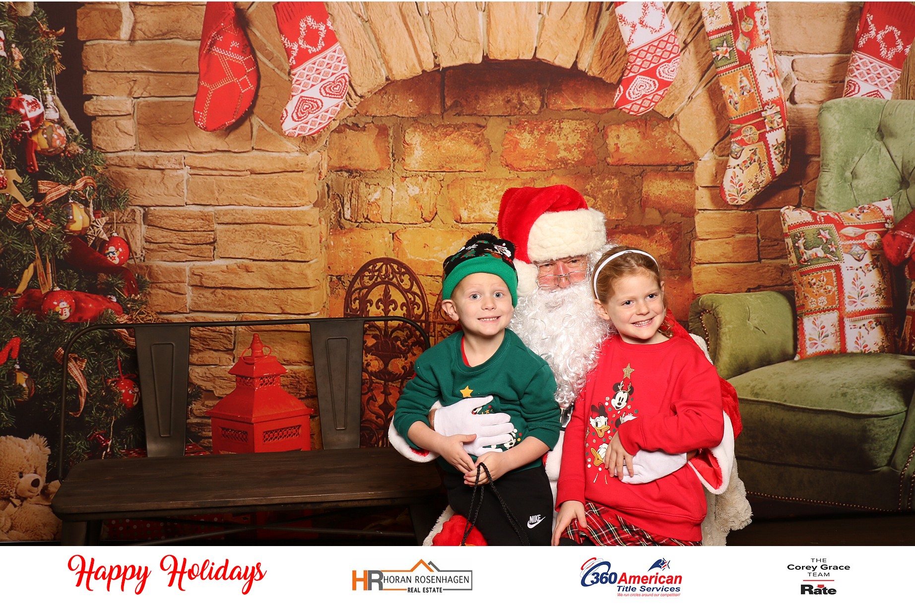 Horan RosenHagen Santa Photo | View more photos from the event at gallery.photoboothcincy.com/u/PhotoBoothCincy/Horan-RosenHagen-Santa-Photo