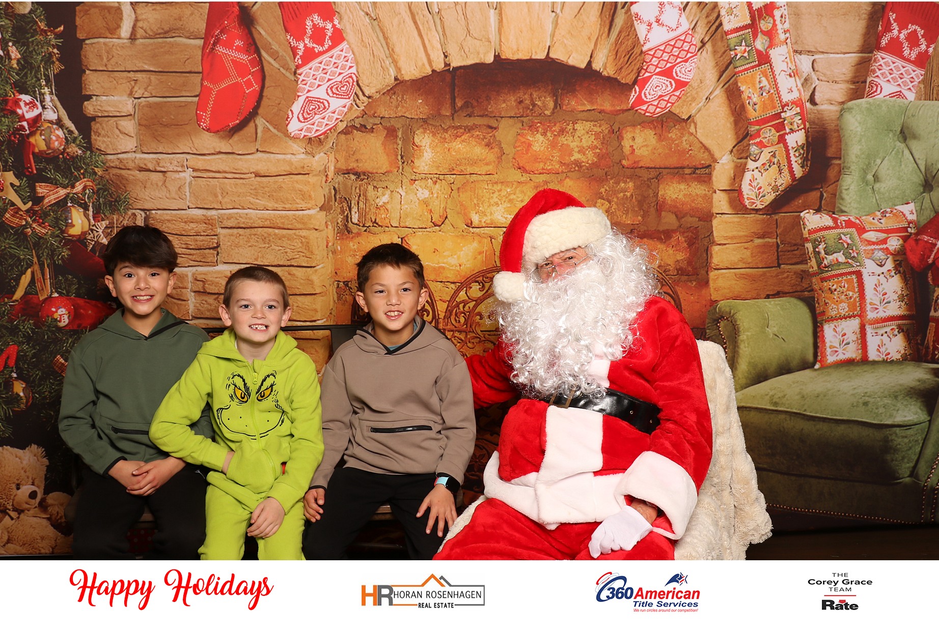 Horan RosenHagen Santa Photo | View more photos from the event at gallery.photoboothcincy.com/u/PhotoBoothCincy/Horan-RosenHagen-Santa-Photo