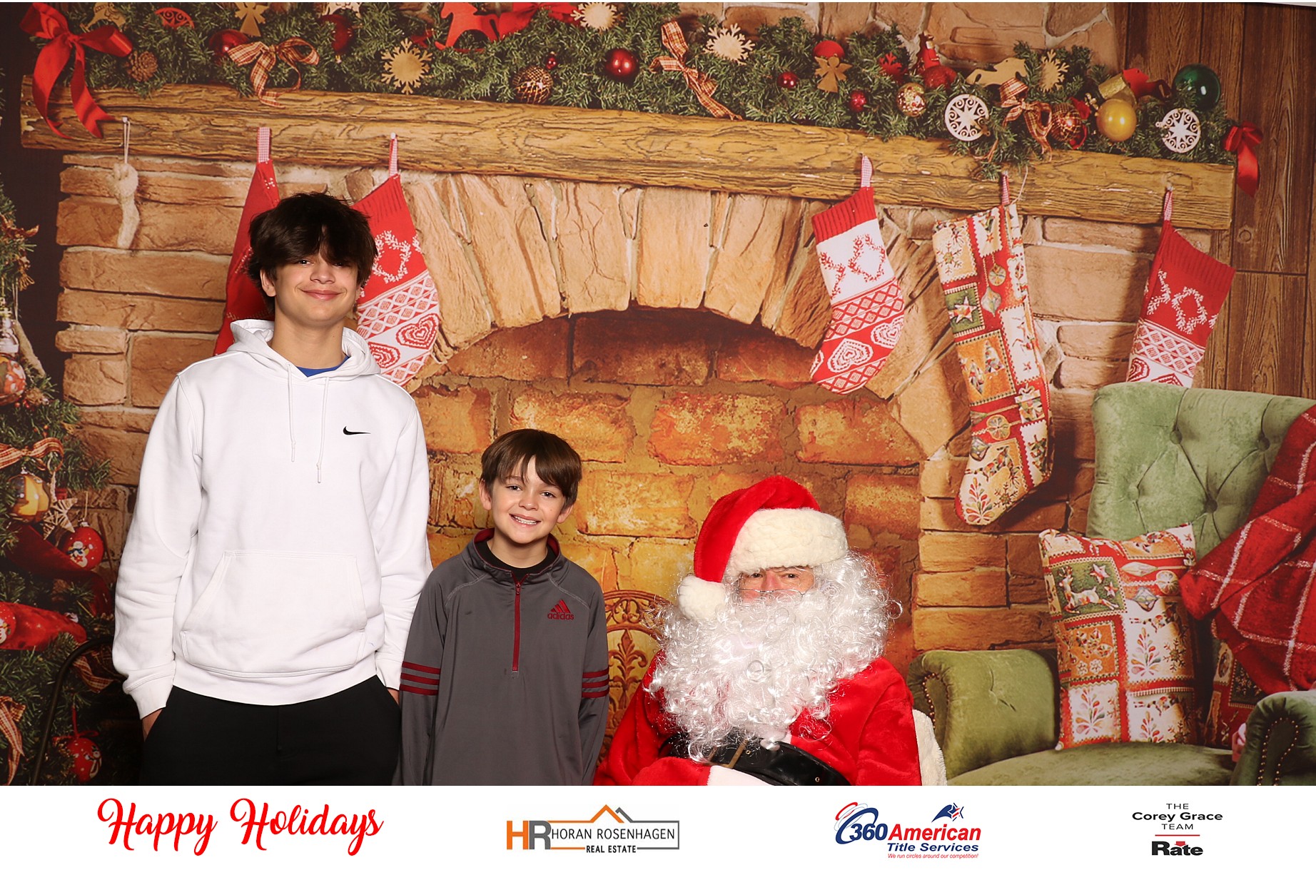 Horan RosenHagen Santa Photo | View more photos from the event at gallery.photoboothcincy.com/u/PhotoBoothCincy/Horan-RosenHagen-Santa-Photo