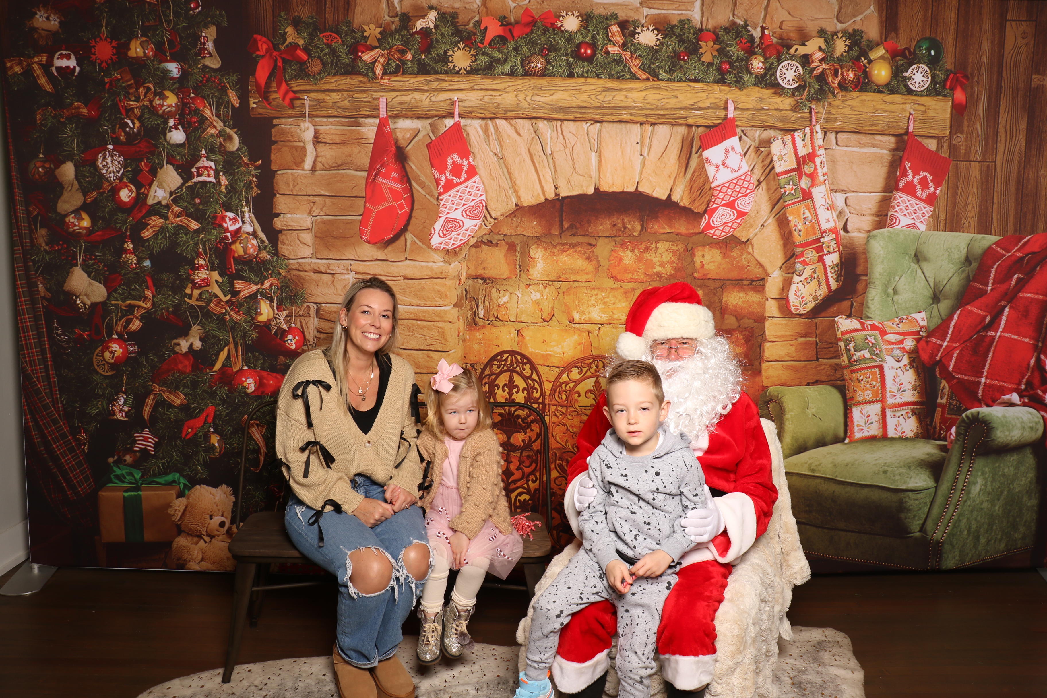 Horan RosenHagen Santa Photo | View more photos from the event at gallery.photoboothcincy.com/u/PhotoBoothCincy/Horan-RosenHagen-Santa-Photo