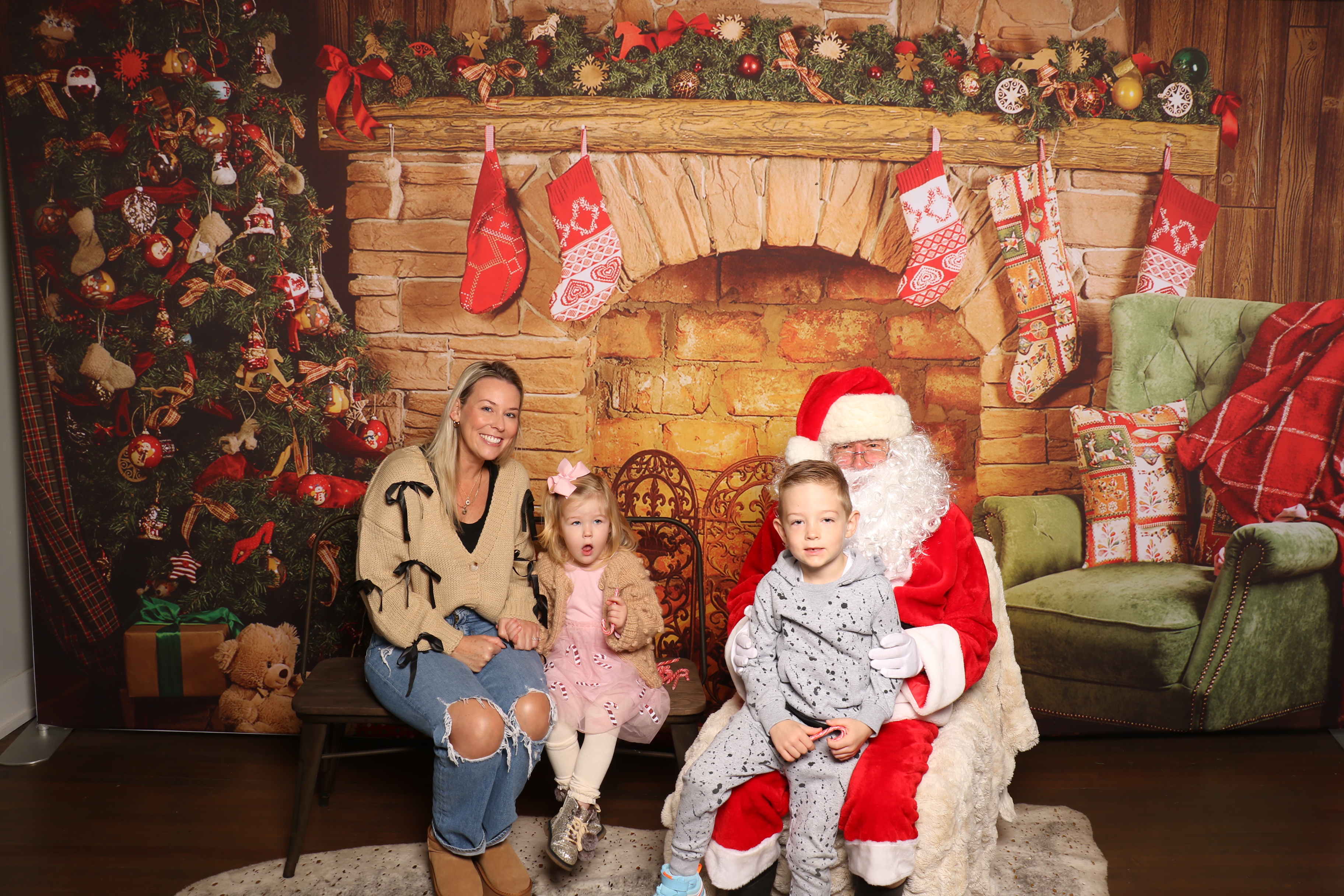 Horan RosenHagen Santa Photo | View more photos from the event at gallery.photoboothcincy.com/u/PhotoBoothCincy/Horan-RosenHagen-Santa-Photo