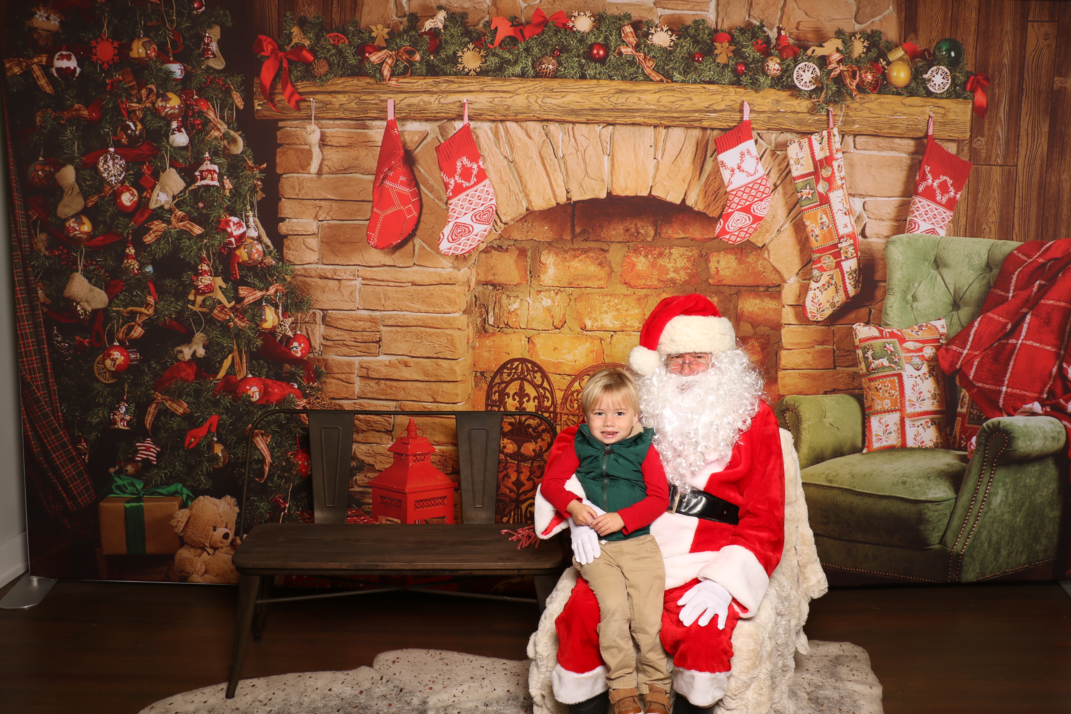 Horan RosenHagen Santa Photo | View more photos from the event at gallery.photoboothcincy.com/u/PhotoBoothCincy/Horan-RosenHagen-Santa-Photo