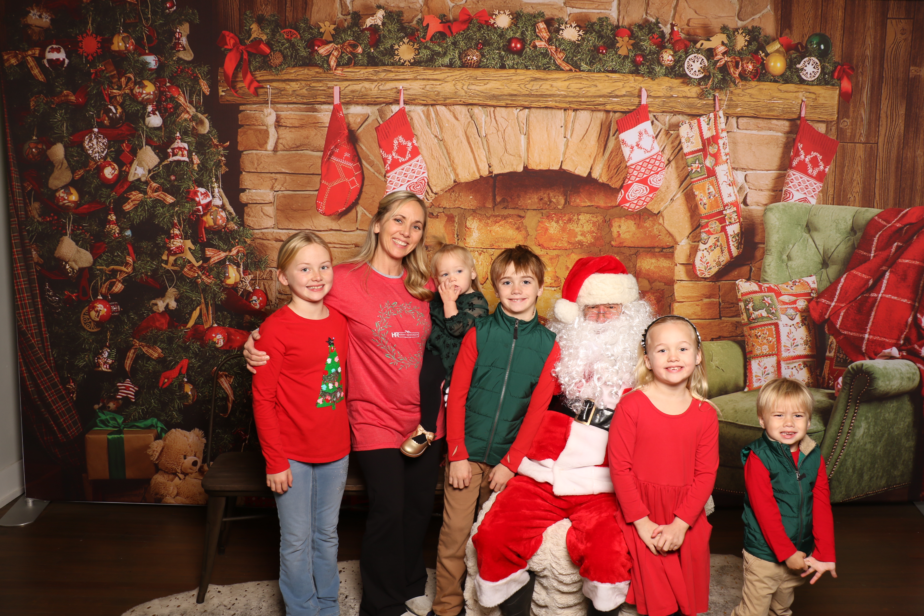 Horan RosenHagen Santa Photo | View more photos from the event at gallery.photoboothcincy.com/u/PhotoBoothCincy/Horan-RosenHagen-Santa-Photo