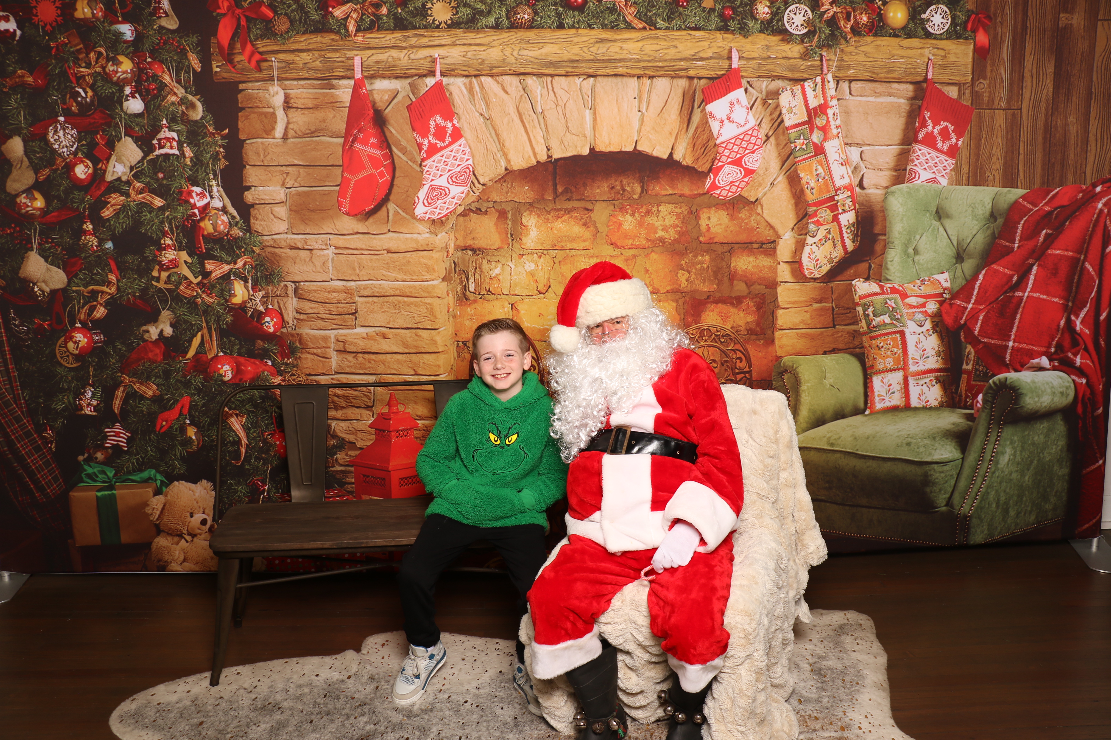 Horan RosenHagen Santa Photo | View more photos from the event at gallery.photoboothcincy.com/u/PhotoBoothCincy/Horan-RosenHagen-Santa-Photo