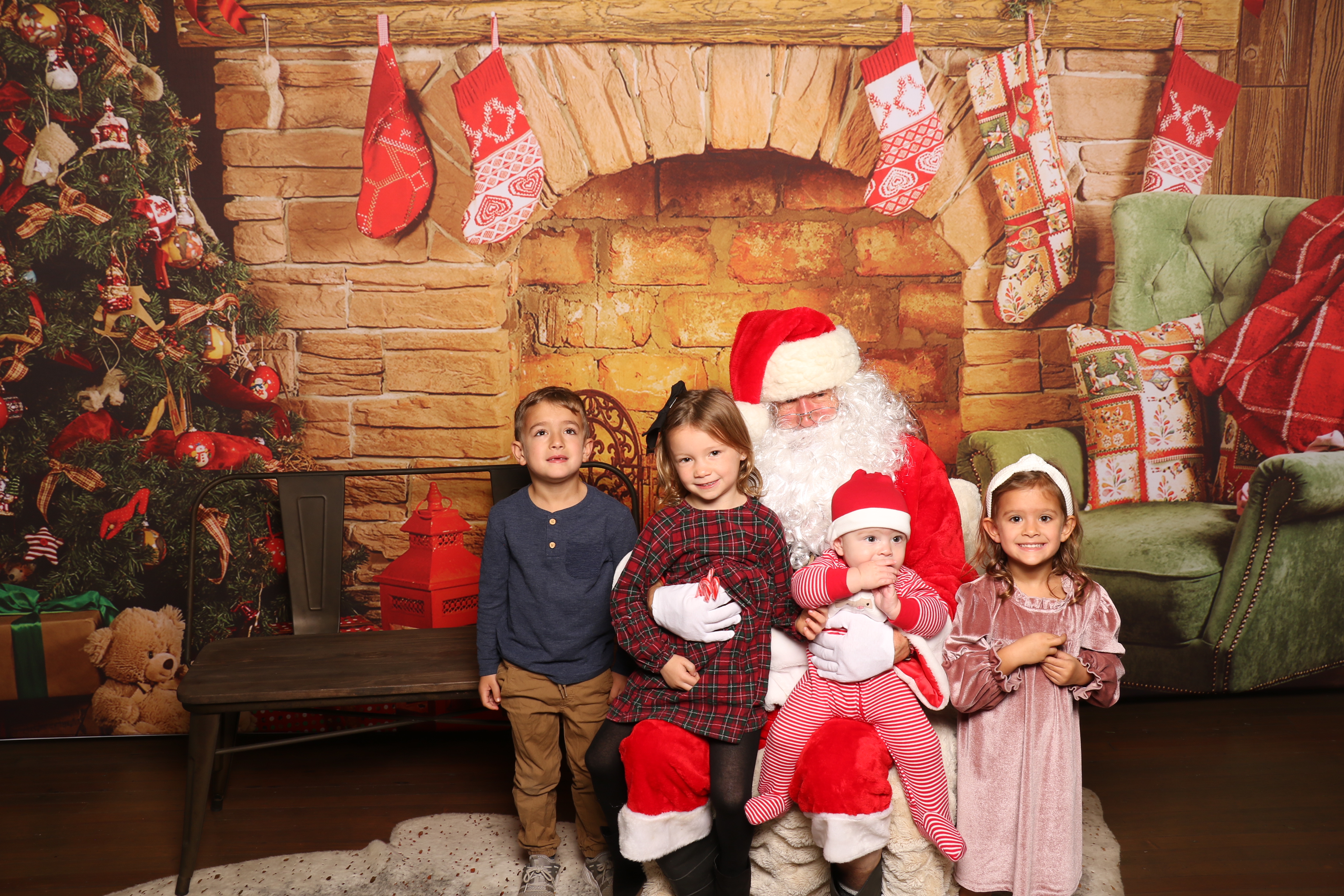 Horan RosenHagen Santa Photo | View more photos from the event at gallery.photoboothcincy.com/u/PhotoBoothCincy/Horan-RosenHagen-Santa-Photo