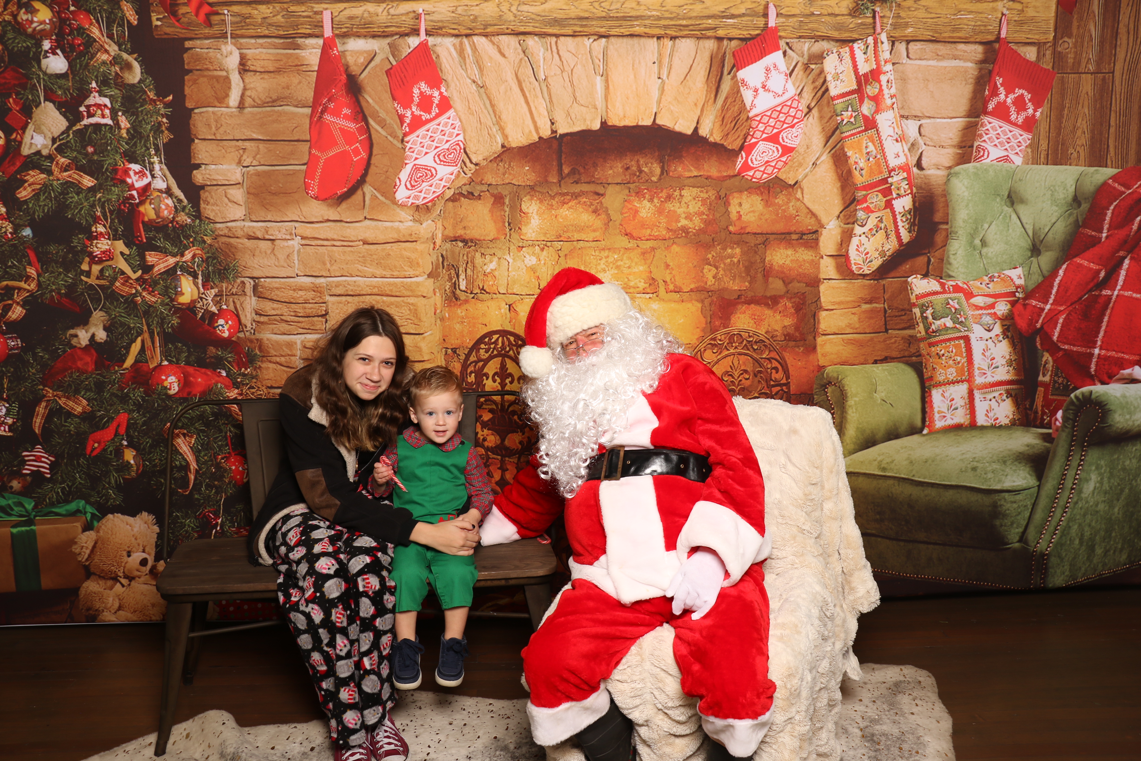 Horan RosenHagen Santa Photo | View more photos from the event at gallery.photoboothcincy.com/u/PhotoBoothCincy/Horan-RosenHagen-Santa-Photo
