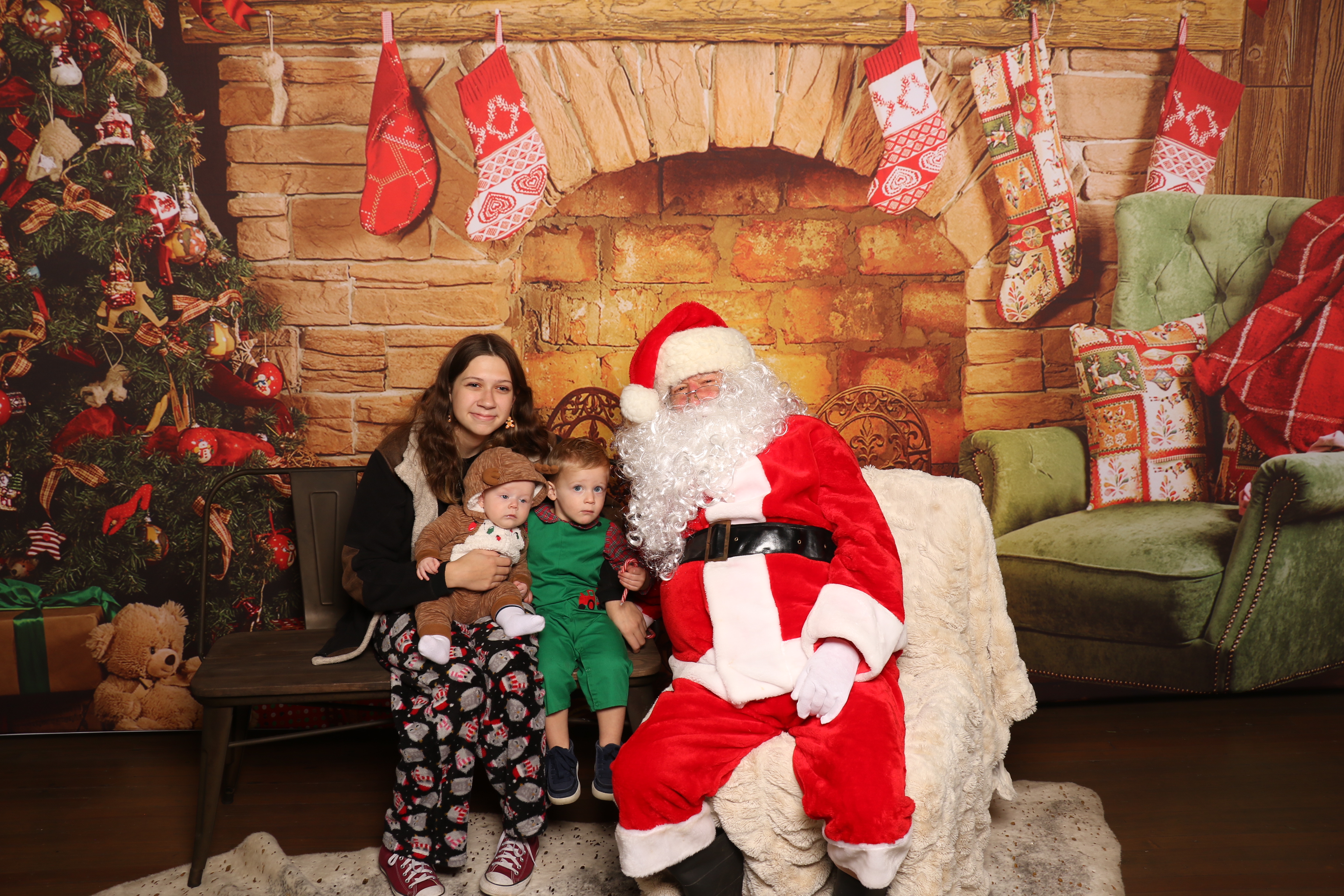 Horan RosenHagen Santa Photo | View more photos from the event at gallery.photoboothcincy.com/u/PhotoBoothCincy/Horan-RosenHagen-Santa-Photo