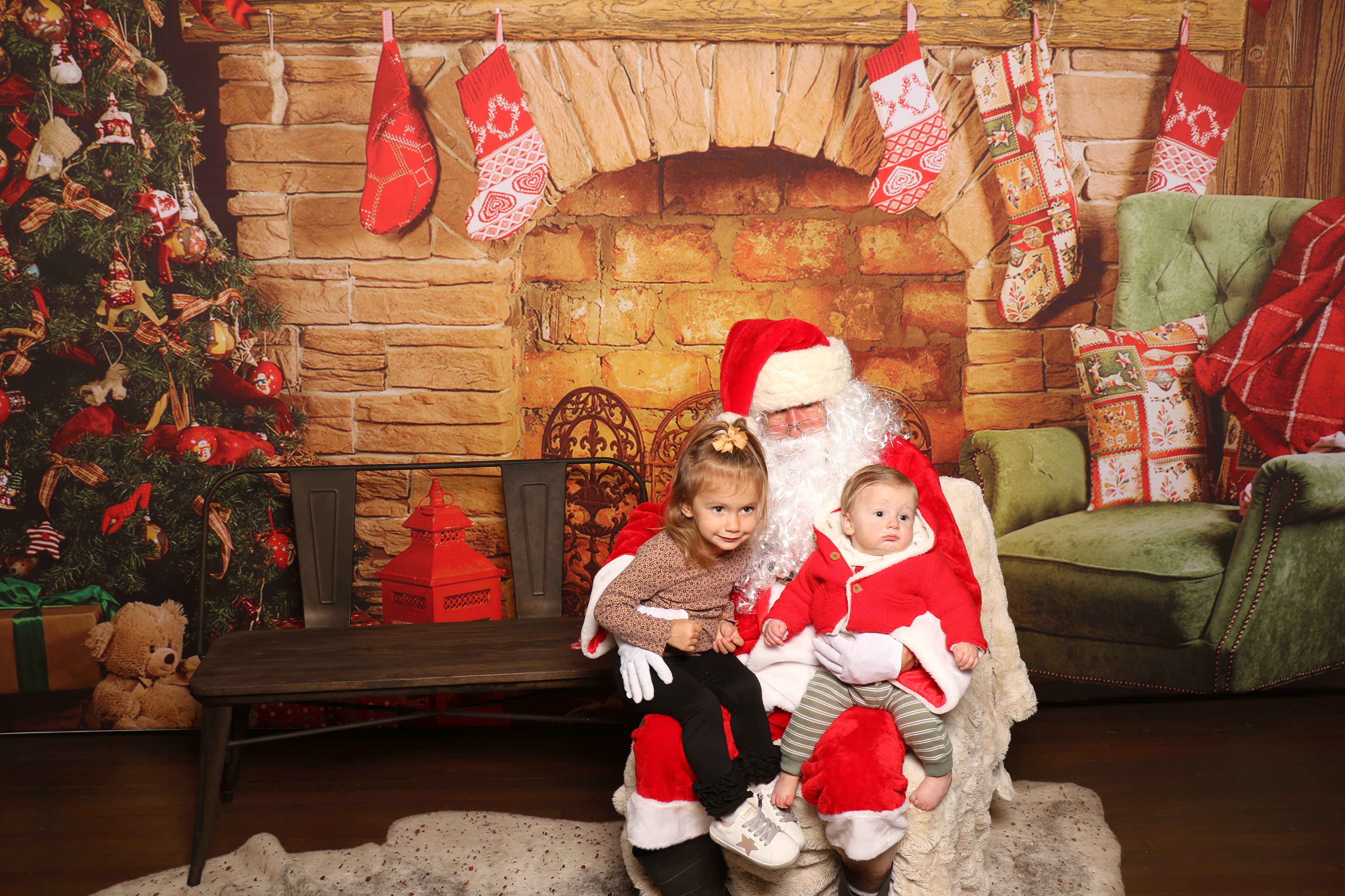 Horan RosenHagen Santa Photo | View more photos from the event at gallery.photoboothcincy.com/u/PhotoBoothCincy/Horan-RosenHagen-Santa-Photo