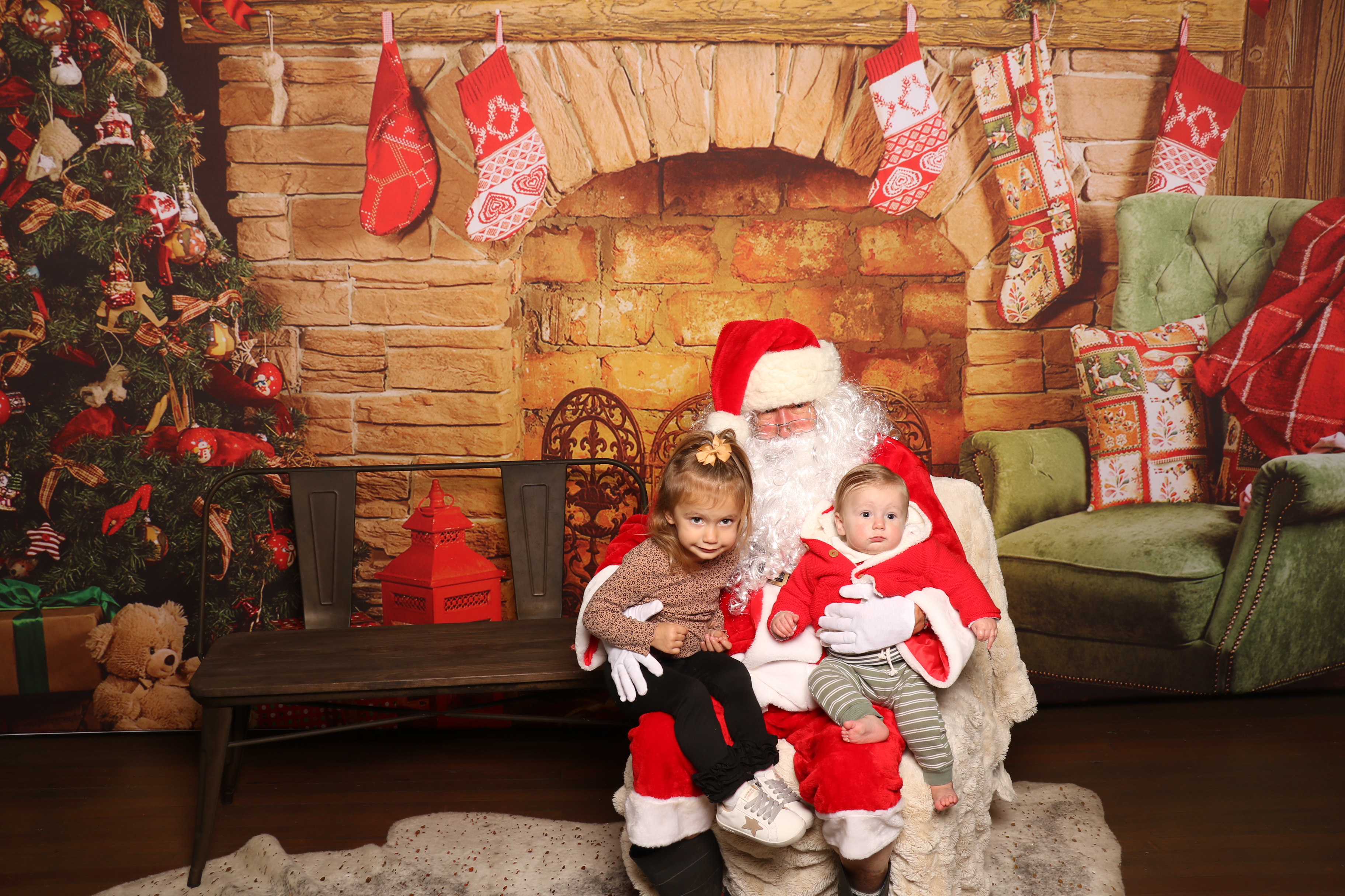 Horan RosenHagen Santa Photo | View more photos from the event at gallery.photoboothcincy.com/u/PhotoBoothCincy/Horan-RosenHagen-Santa-Photo