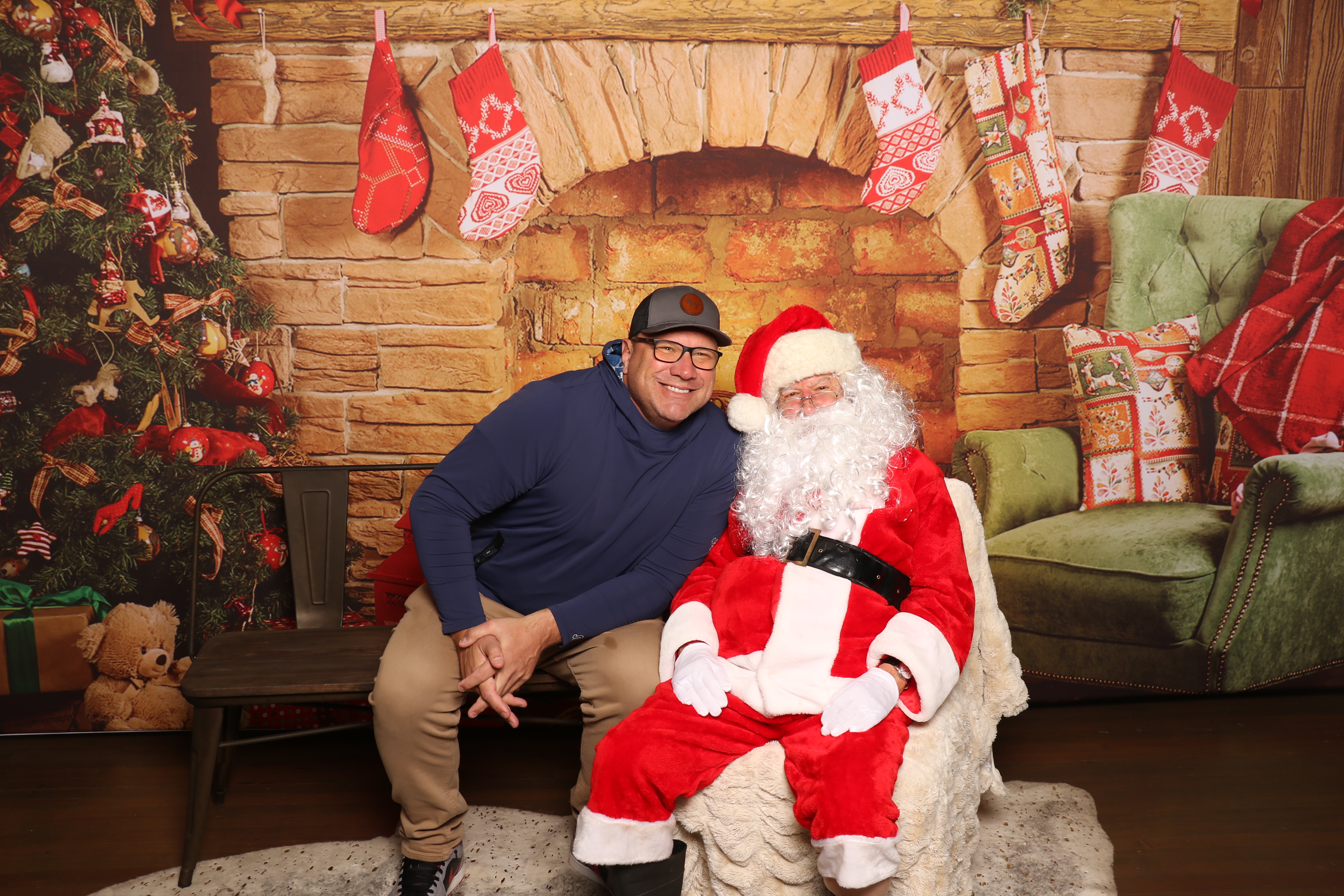 Horan RosenHagen Santa Photo | View more photos from the event at gallery.photoboothcincy.com/u/PhotoBoothCincy/Horan-RosenHagen-Santa-Photo