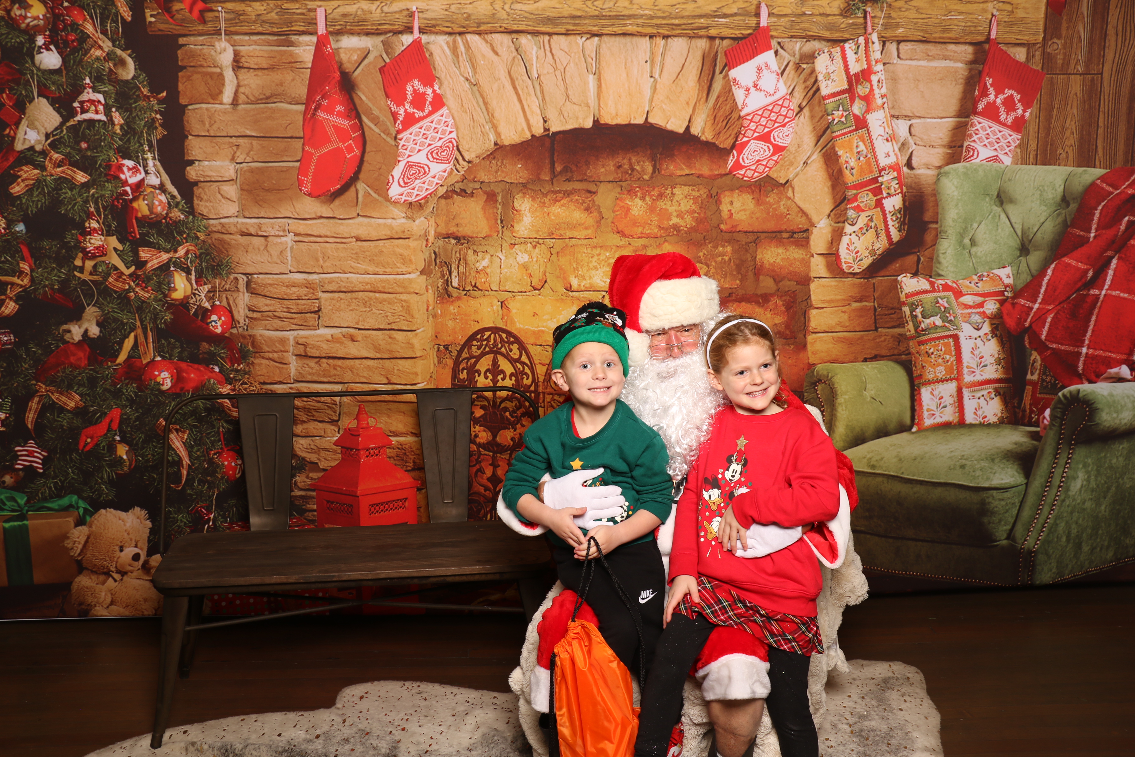 Horan RosenHagen Santa Photo | View more photos from the event at gallery.photoboothcincy.com/u/PhotoBoothCincy/Horan-RosenHagen-Santa-Photo
