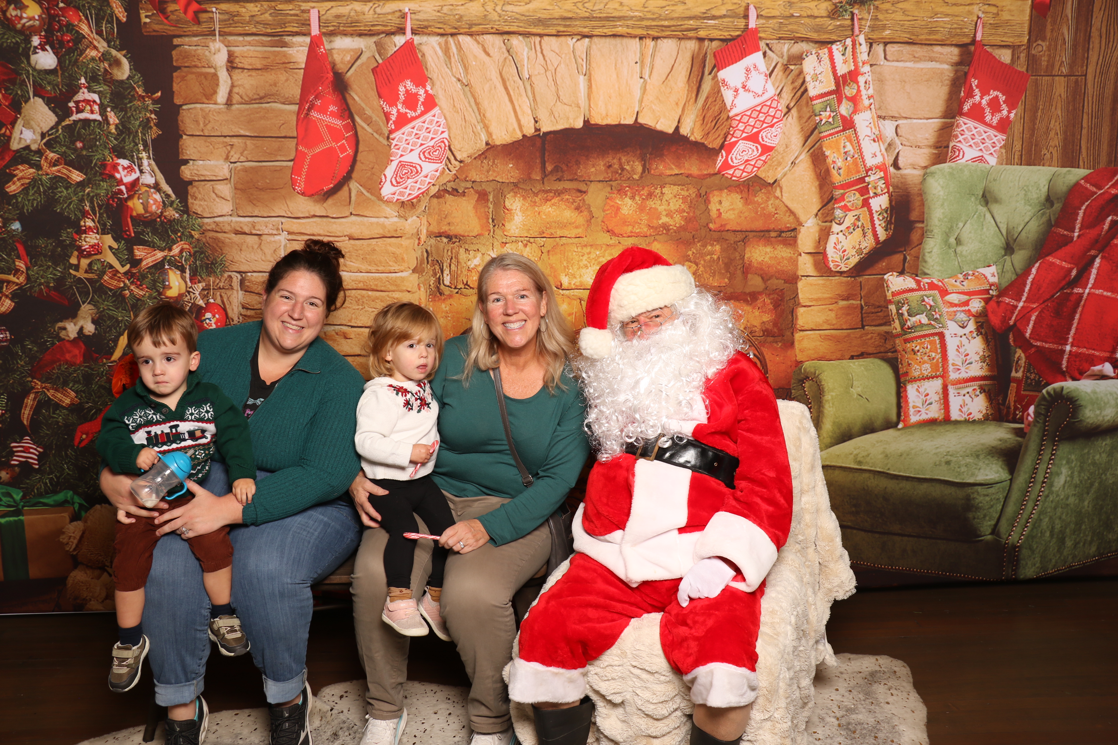 Horan RosenHagen Santa Photo | View more photos from the event at gallery.photoboothcincy.com/u/PhotoBoothCincy/Horan-RosenHagen-Santa-Photo