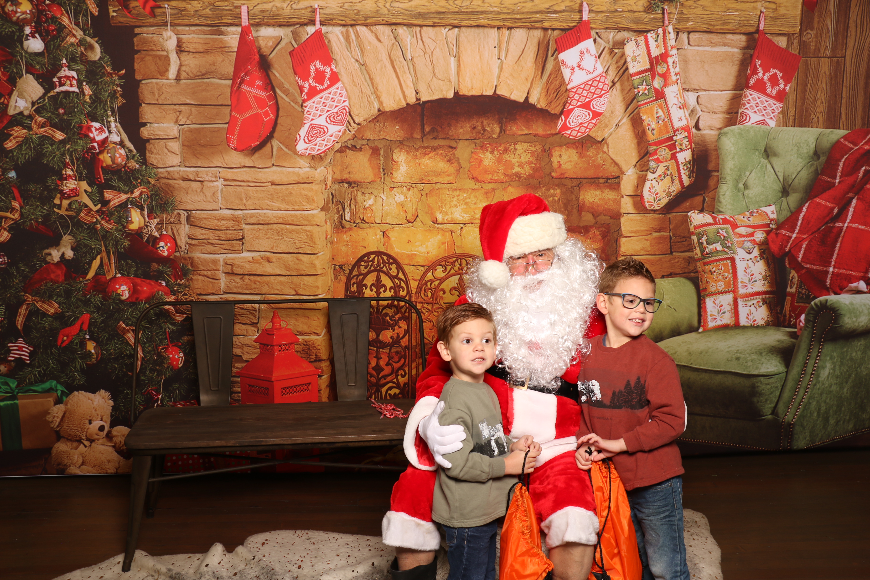 Horan RosenHagen Santa Photo | View more photos from the event at gallery.photoboothcincy.com/u/PhotoBoothCincy/Horan-RosenHagen-Santa-Photo