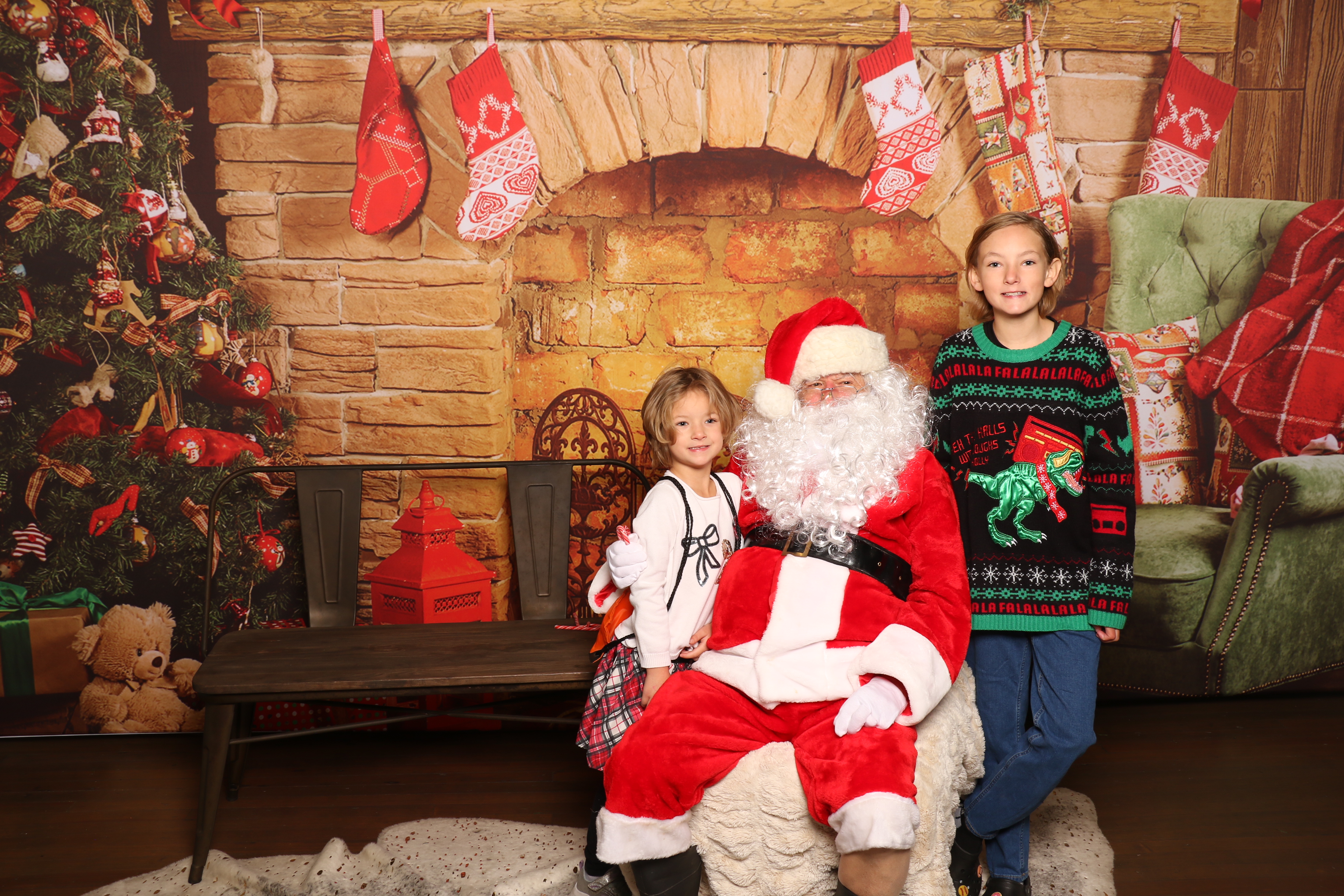 Horan RosenHagen Santa Photo | View more photos from the event at gallery.photoboothcincy.com/u/PhotoBoothCincy/Horan-RosenHagen-Santa-Photo