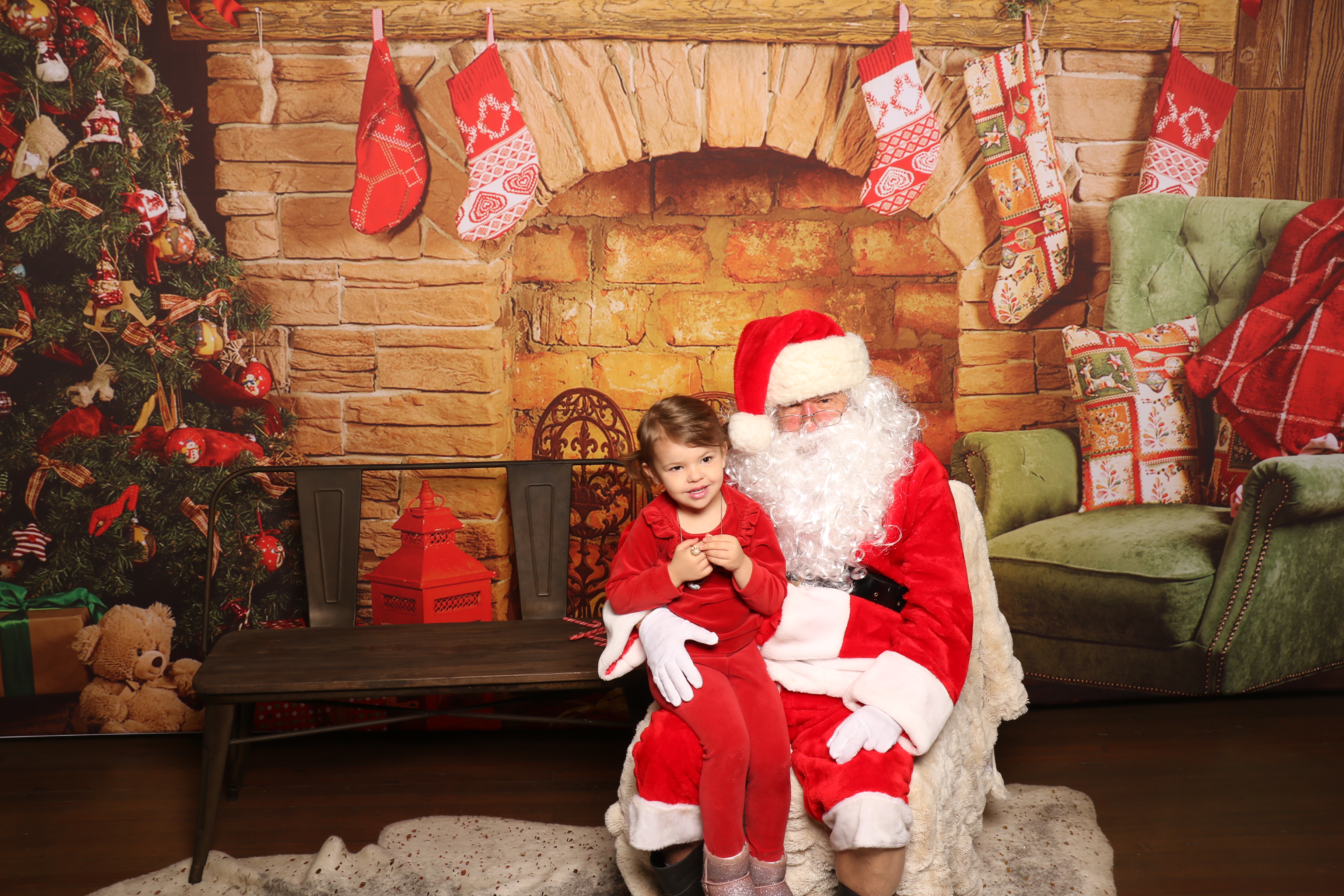 Horan RosenHagen Santa Photo | View more photos from the event at gallery.photoboothcincy.com/u/PhotoBoothCincy/Horan-RosenHagen-Santa-Photo