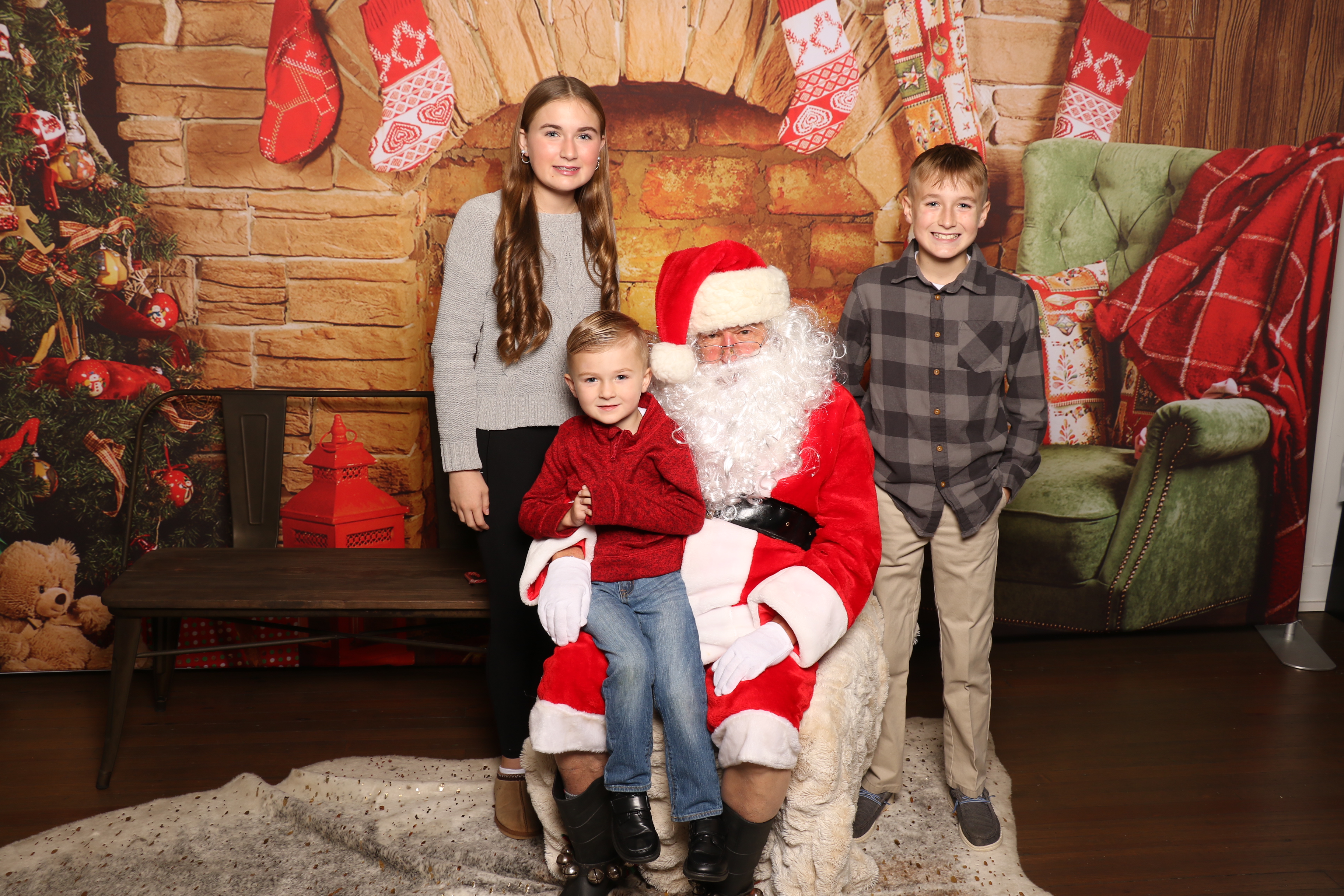 Horan RosenHagen Santa Photo | View more photos from the event at gallery.photoboothcincy.com/u/PhotoBoothCincy/Horan-RosenHagen-Santa-Photo