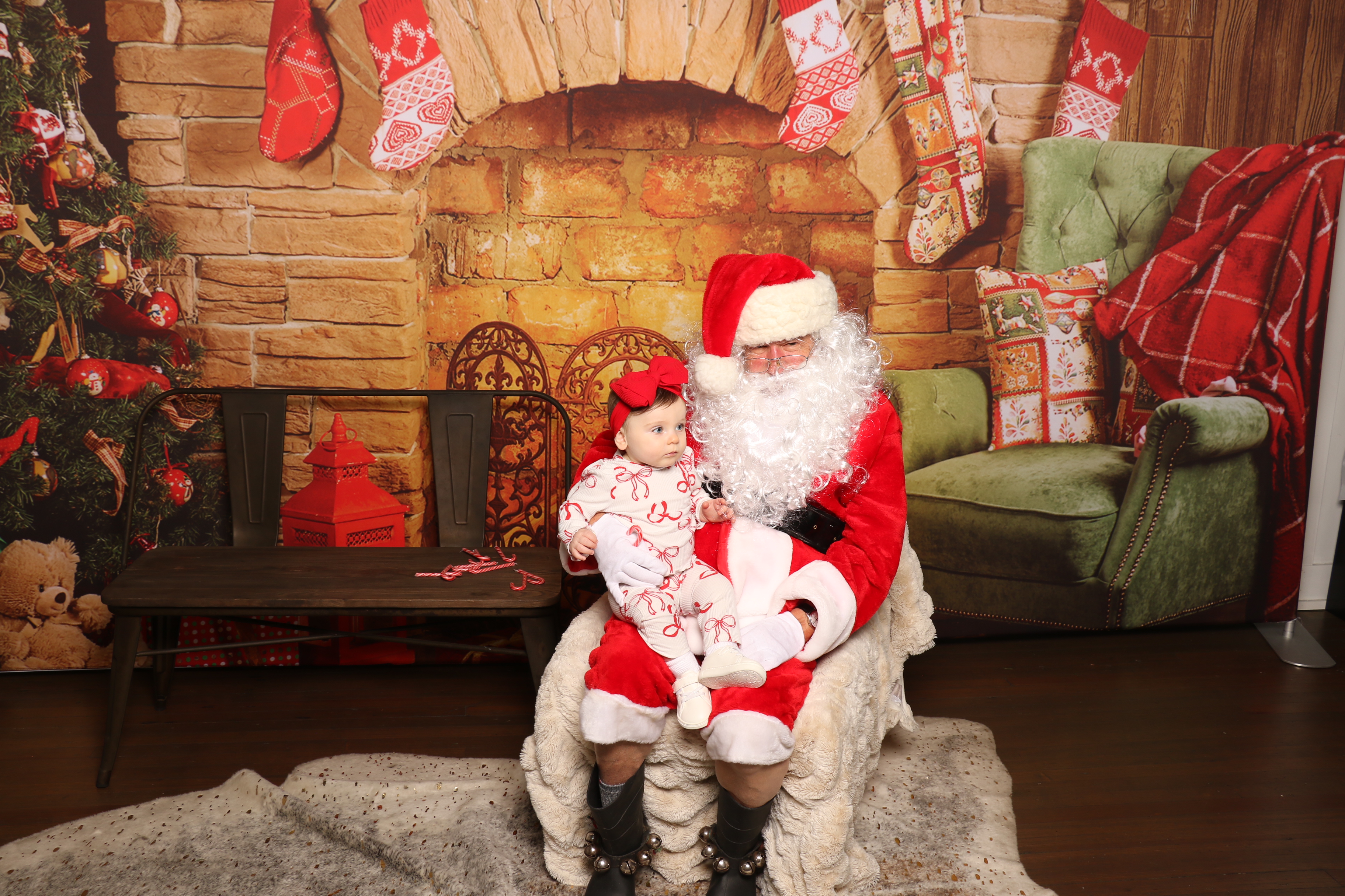 Horan RosenHagen Santa Photo | View more photos from the event at gallery.photoboothcincy.com/u/PhotoBoothCincy/Horan-RosenHagen-Santa-Photo