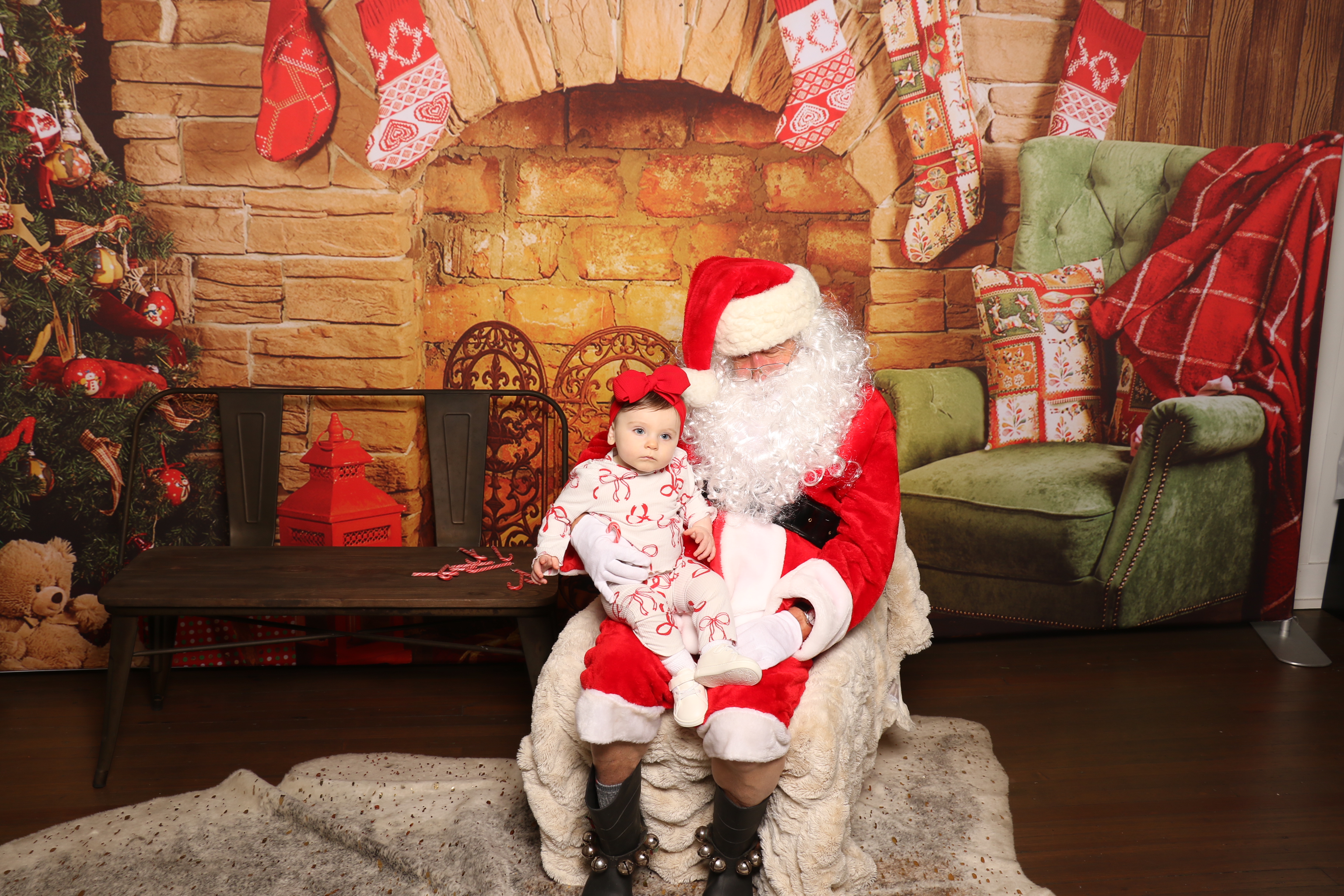 Horan RosenHagen Santa Photo | View more photos from the event at gallery.photoboothcincy.com/u/PhotoBoothCincy/Horan-RosenHagen-Santa-Photo
