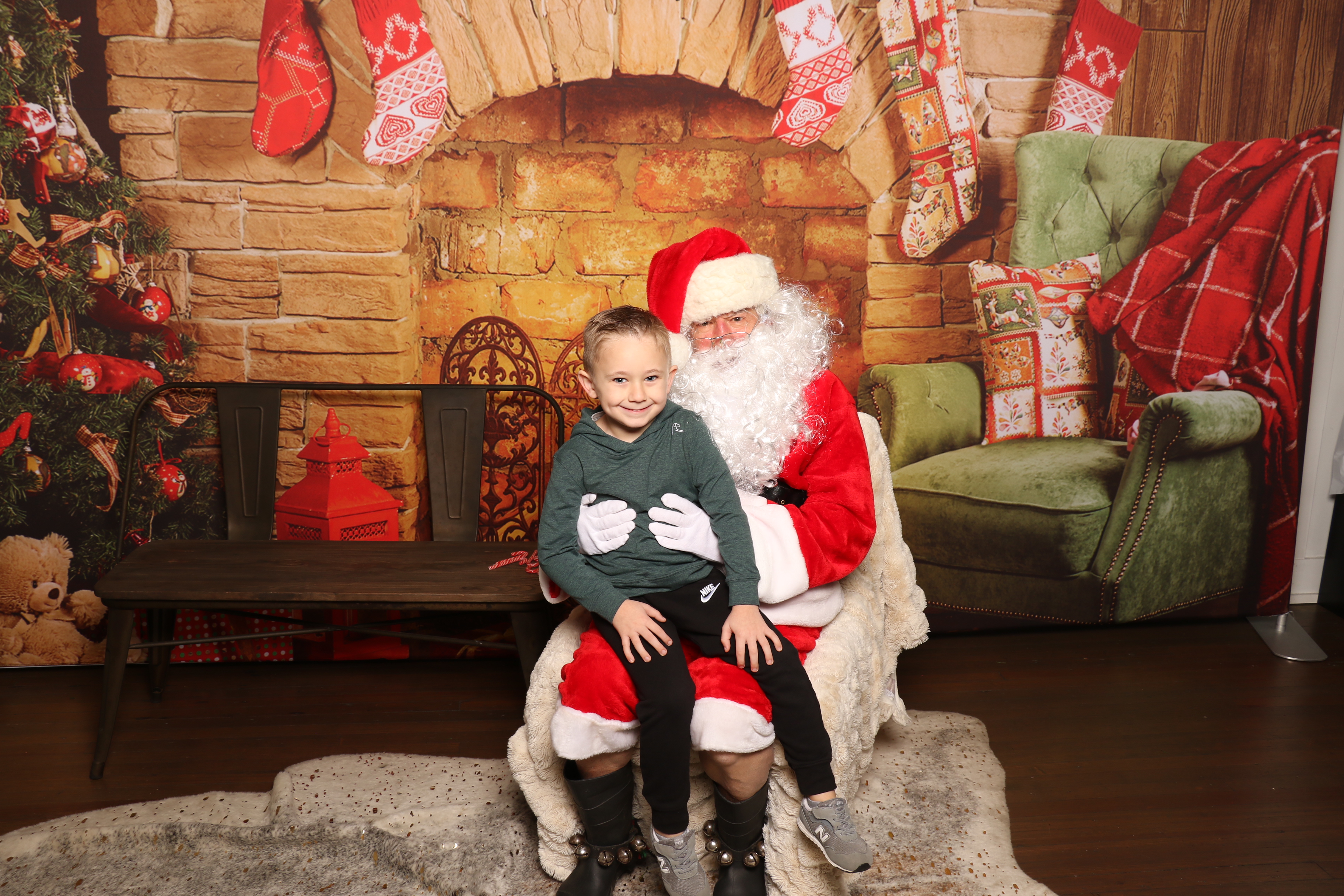 Horan RosenHagen Santa Photo | View more photos from the event at gallery.photoboothcincy.com/u/PhotoBoothCincy/Horan-RosenHagen-Santa-Photo