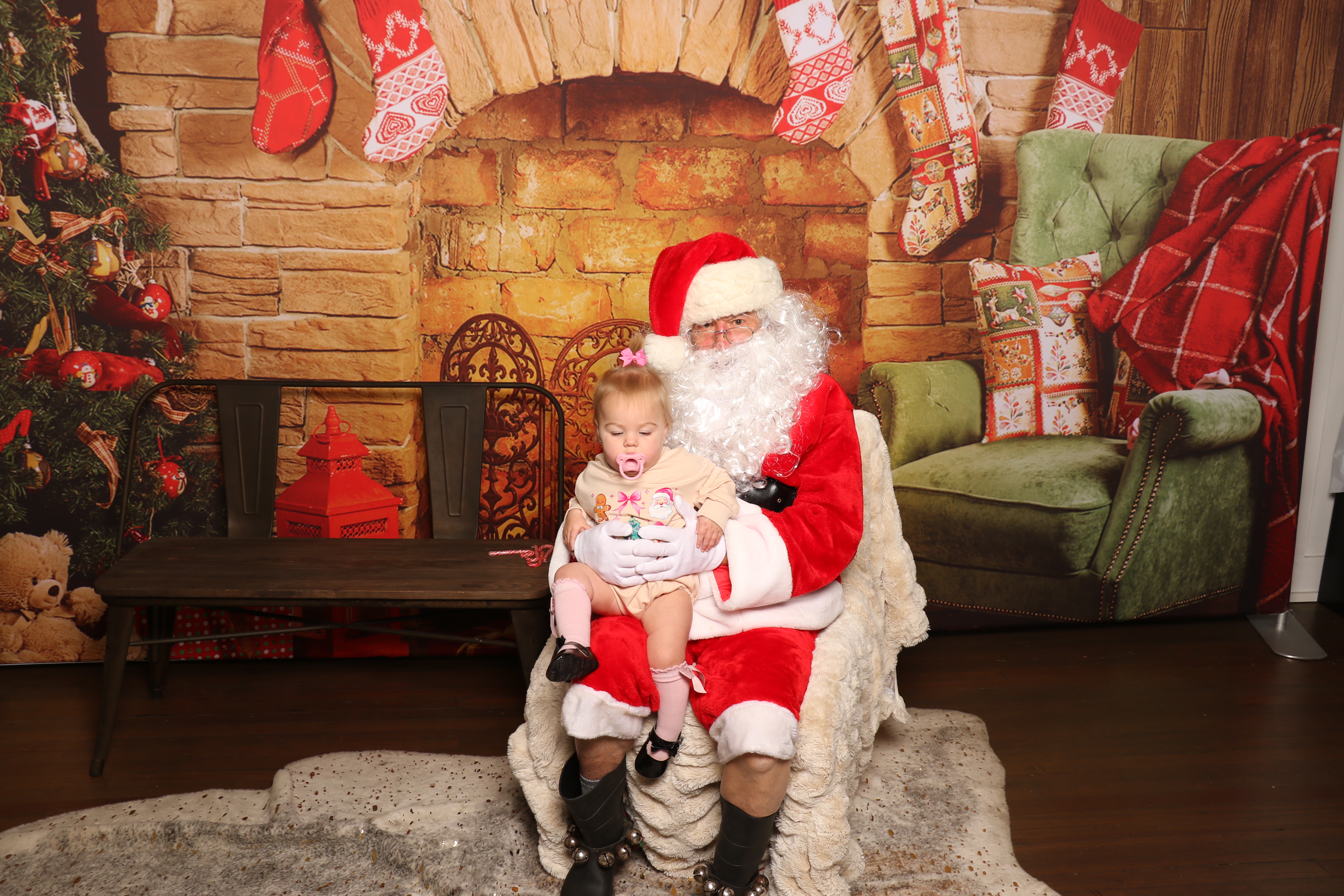 Horan RosenHagen Santa Photo | View more photos from the event at gallery.photoboothcincy.com/u/PhotoBoothCincy/Horan-RosenHagen-Santa-Photo