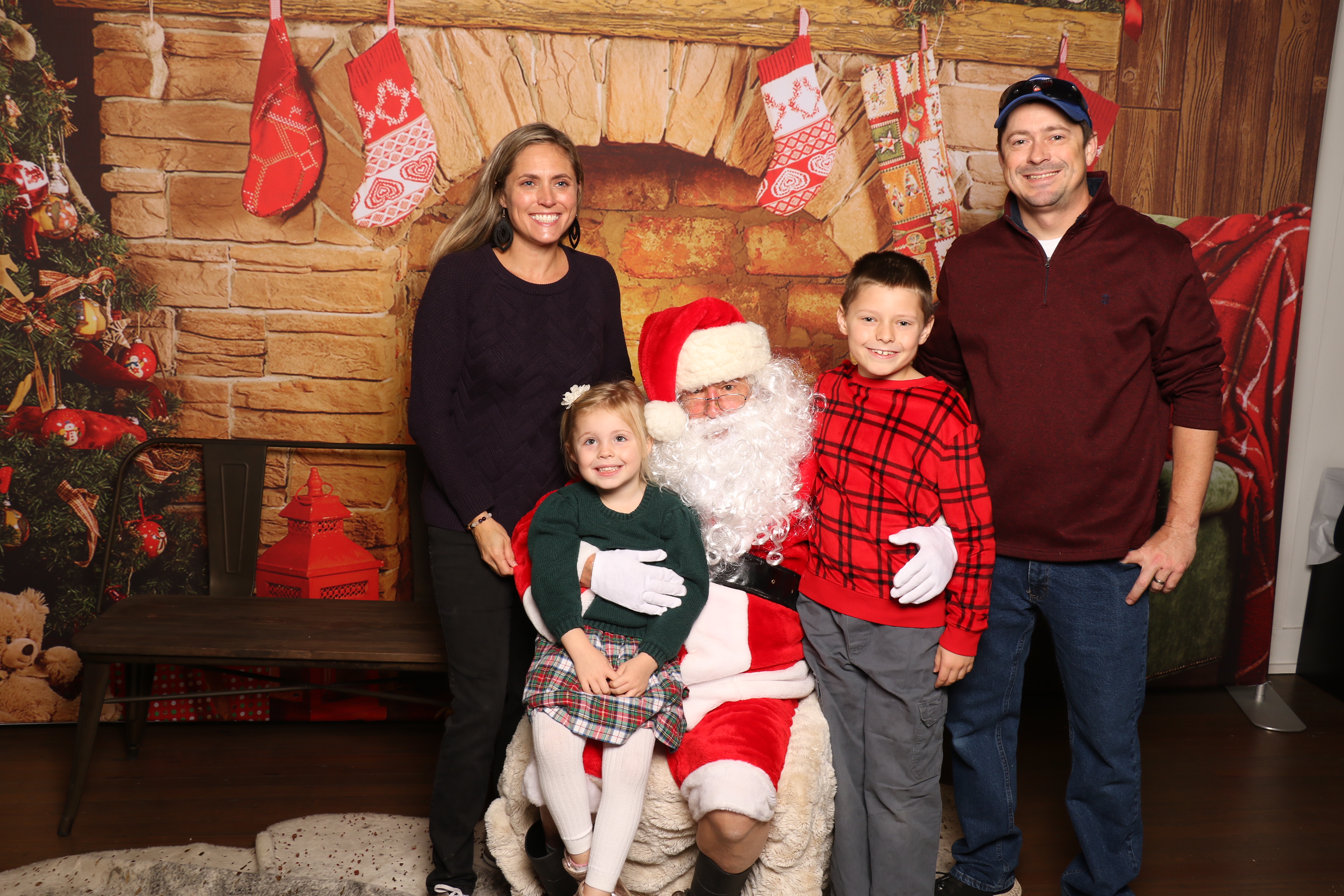 Horan RosenHagen Santa Photo | View more photos from the event at gallery.photoboothcincy.com/u/PhotoBoothCincy/Horan-RosenHagen-Santa-Photo