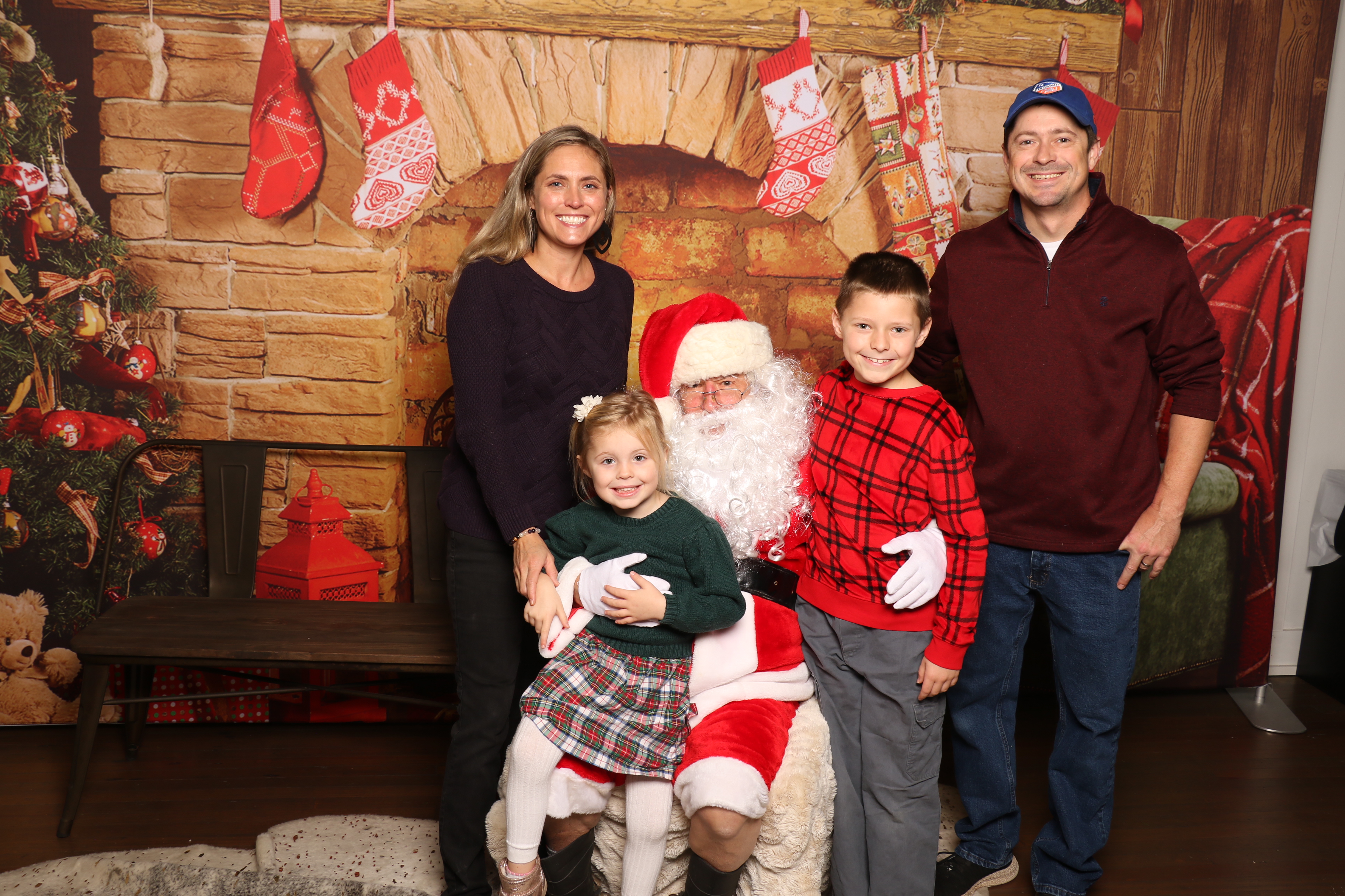 Horan RosenHagen Santa Photo | View more photos from the event at gallery.photoboothcincy.com/u/PhotoBoothCincy/Horan-RosenHagen-Santa-Photo