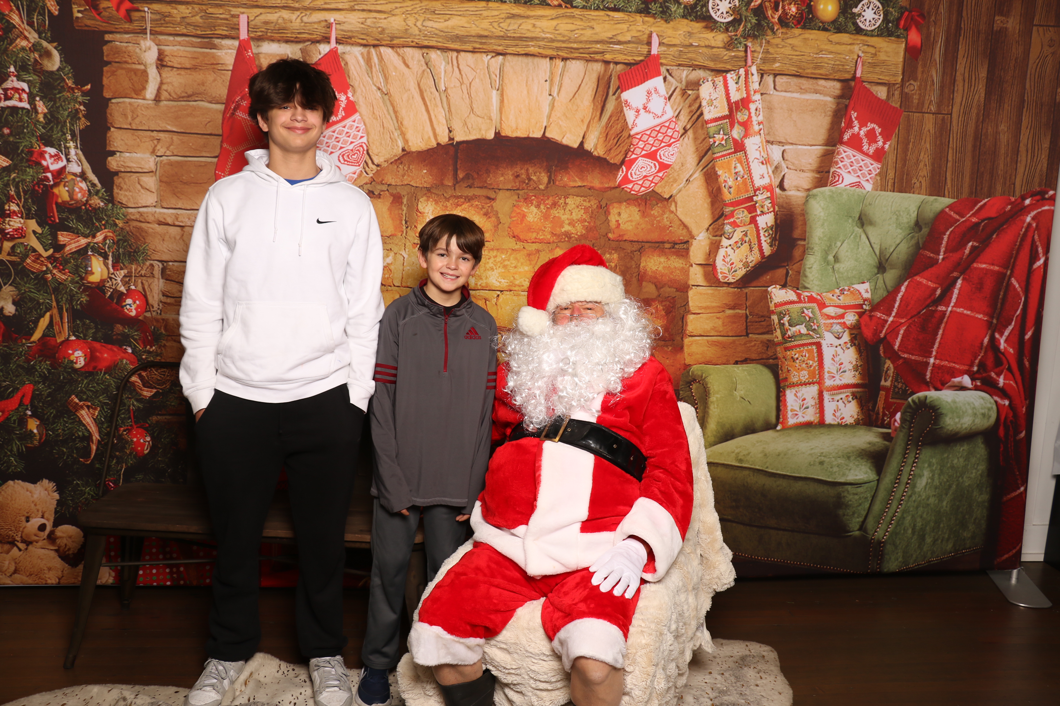 Horan RosenHagen Santa Photo | View more photos from the event at gallery.photoboothcincy.com/u/PhotoBoothCincy/Horan-RosenHagen-Santa-Photo