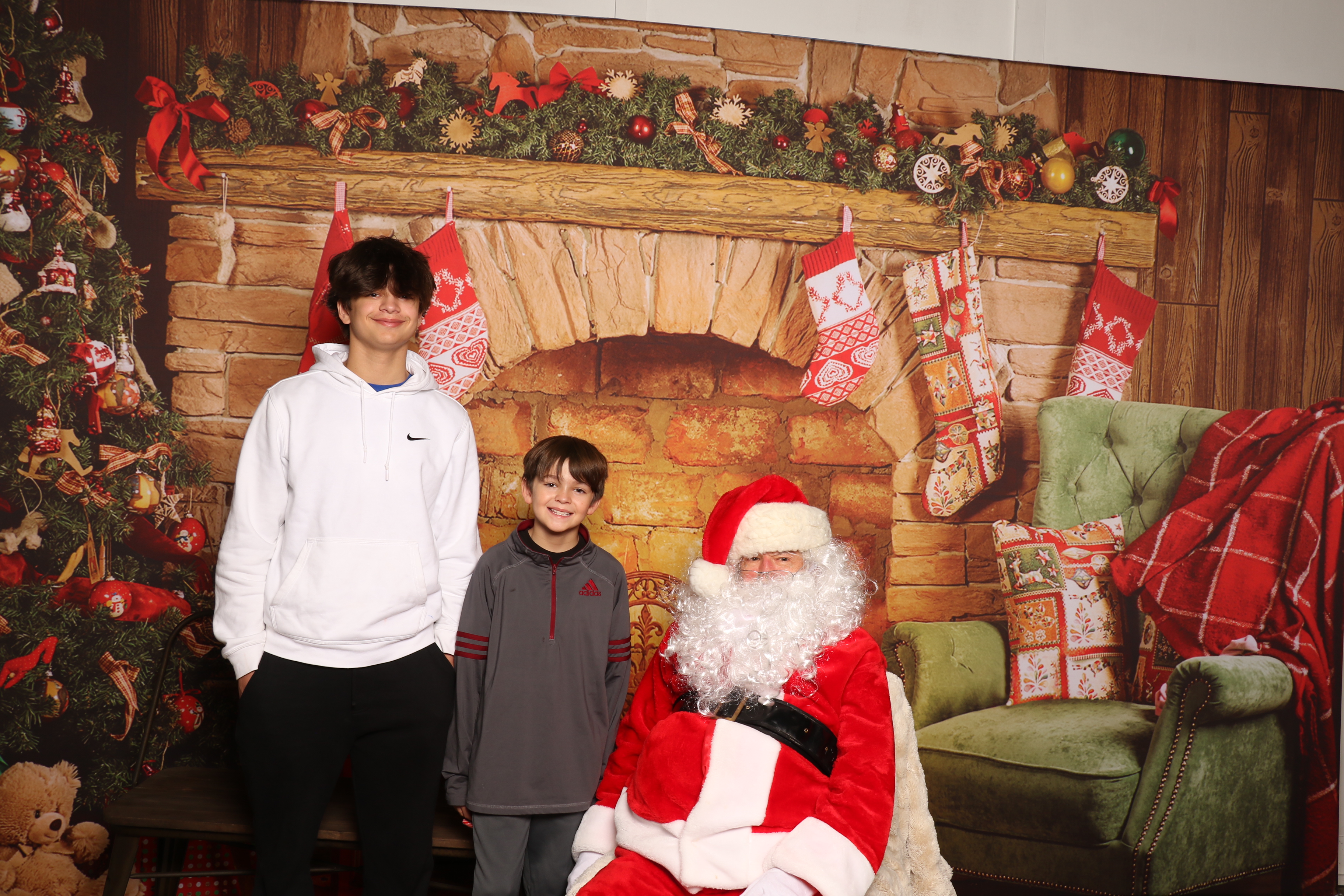 Horan RosenHagen Santa Photo | View more photos from the event at gallery.photoboothcincy.com/u/PhotoBoothCincy/Horan-RosenHagen-Santa-Photo