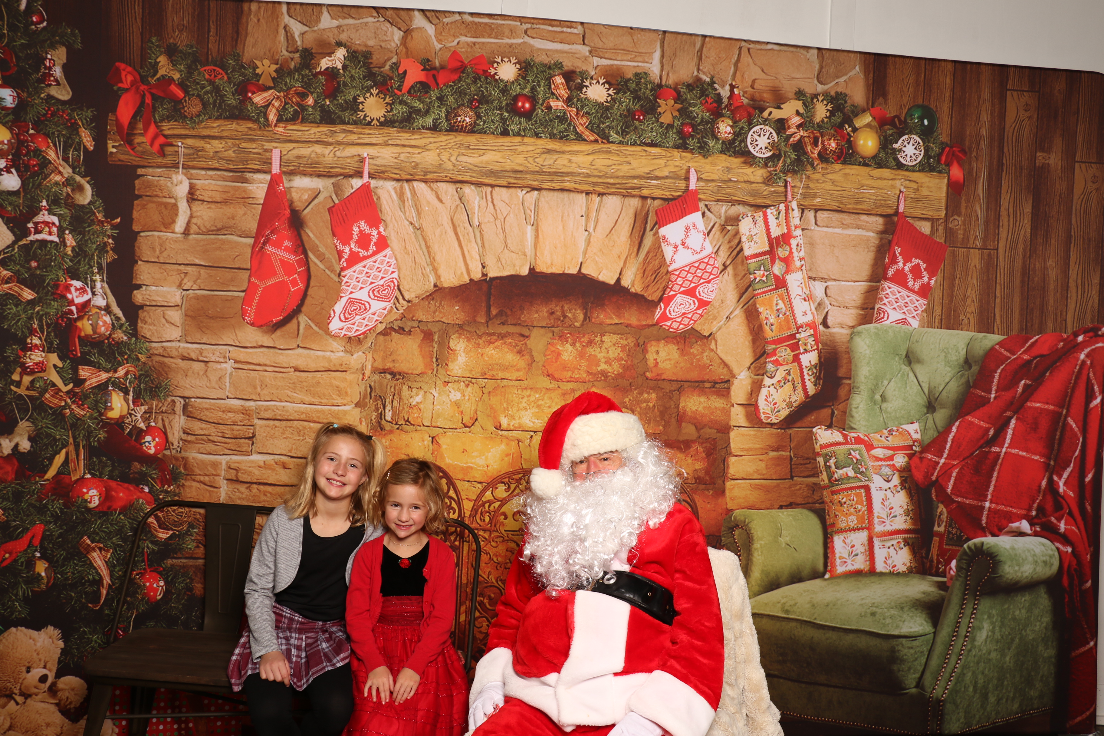 Horan RosenHagen Santa Photo | View more photos from the event at gallery.photoboothcincy.com/u/PhotoBoothCincy/Horan-RosenHagen-Santa-Photo