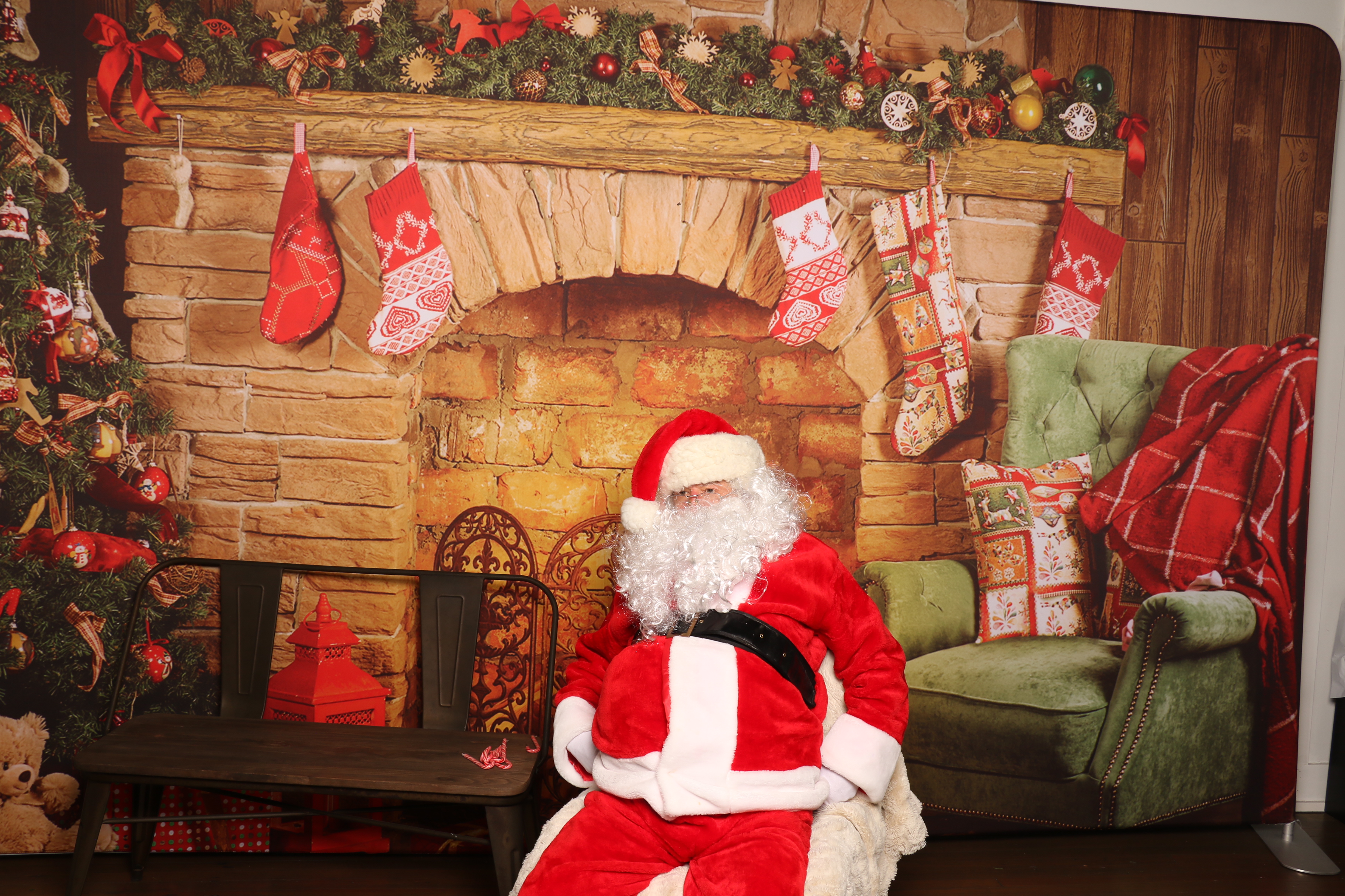 Horan RosenHagen Santa Photo | View more photos from the event at gallery.photoboothcincy.com/u/PhotoBoothCincy/Horan-RosenHagen-Santa-Photo
