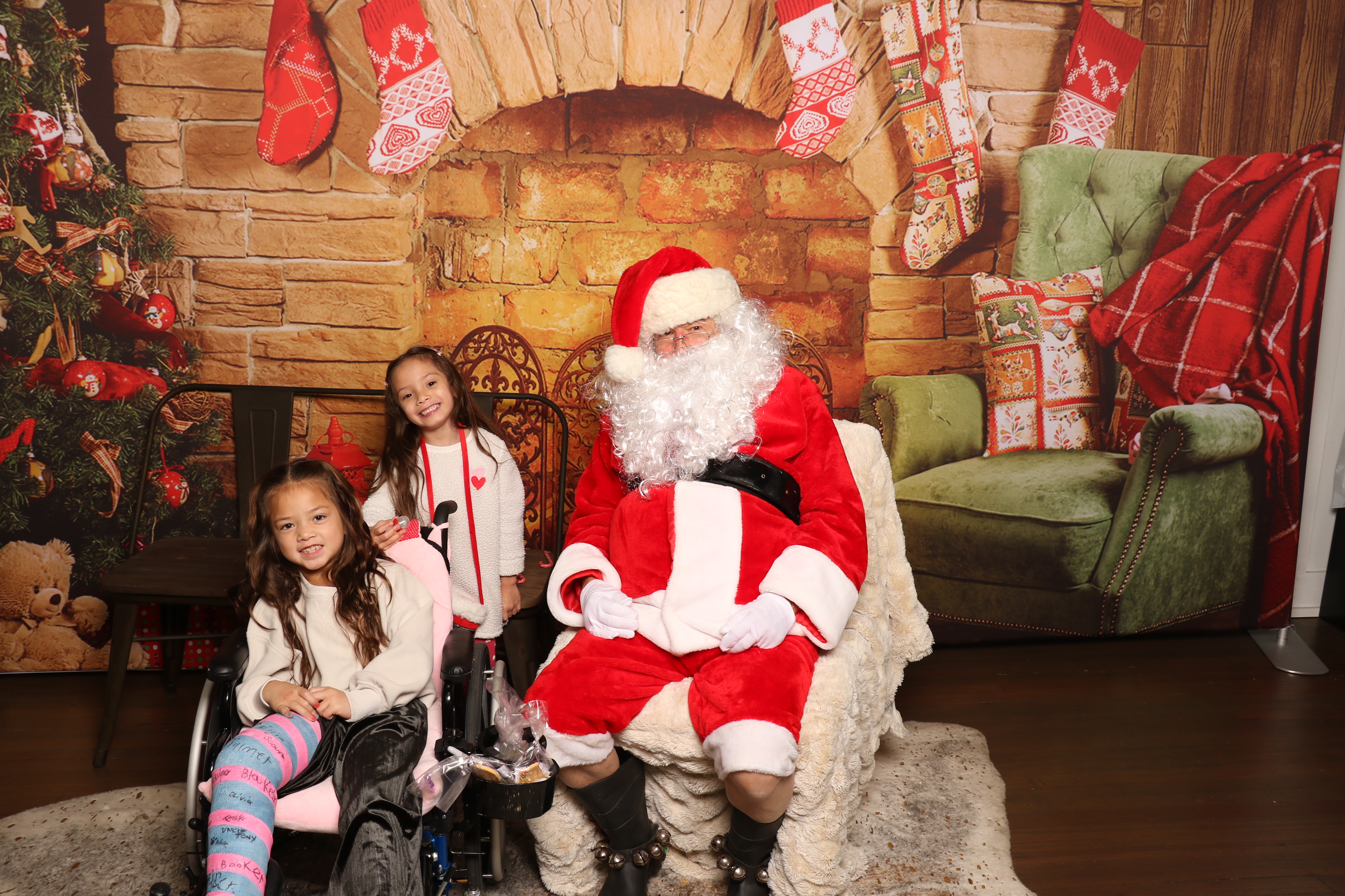 Horan RosenHagen Santa Photo | View more photos from the event at gallery.photoboothcincy.com/u/PhotoBoothCincy/Horan-RosenHagen-Santa-Photo