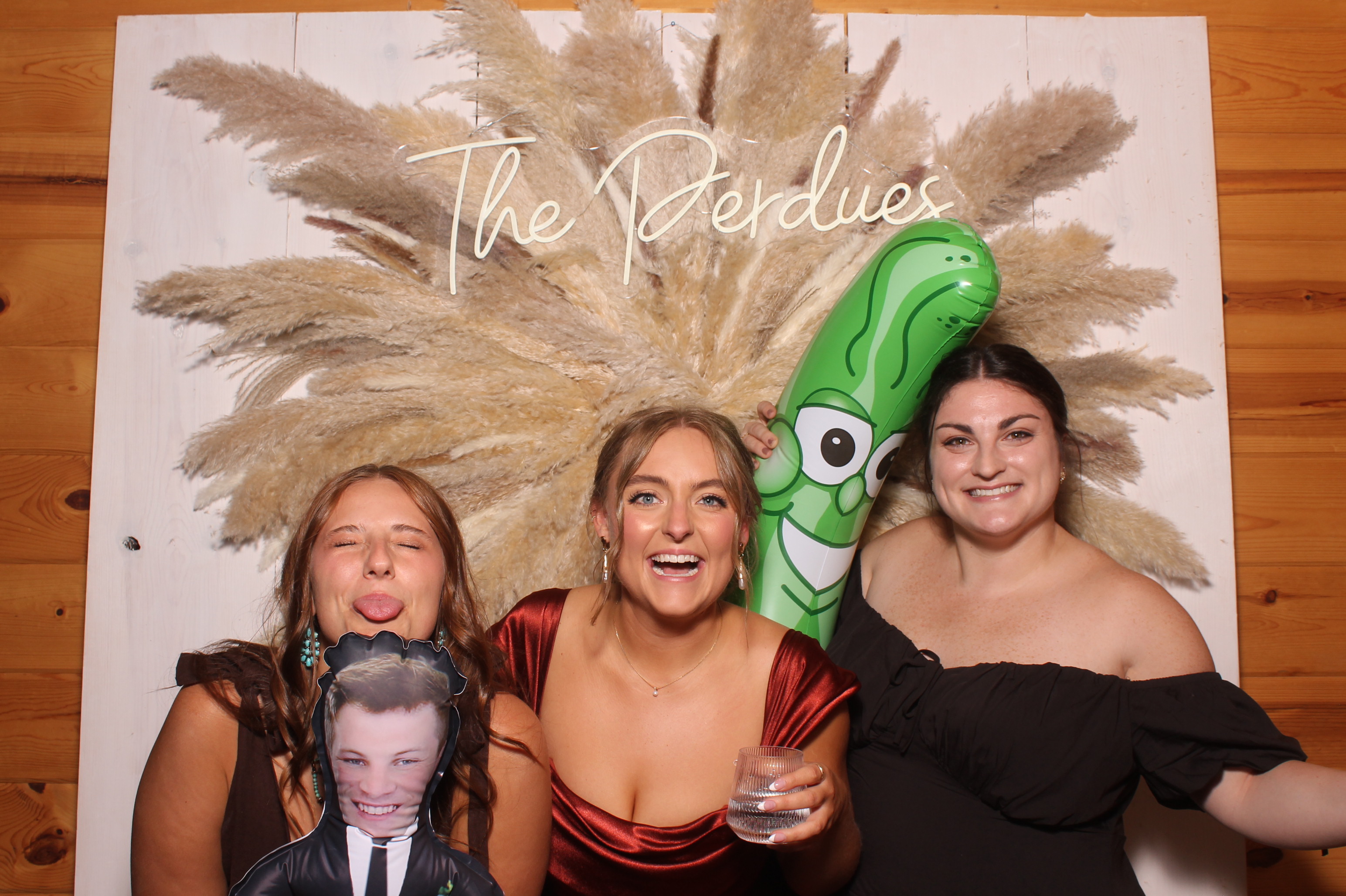 Hunter & Allie  | View more photos from the event at gallery.photoboothcincy.com/u/PhotoBoothCincy/Hunter-Allie