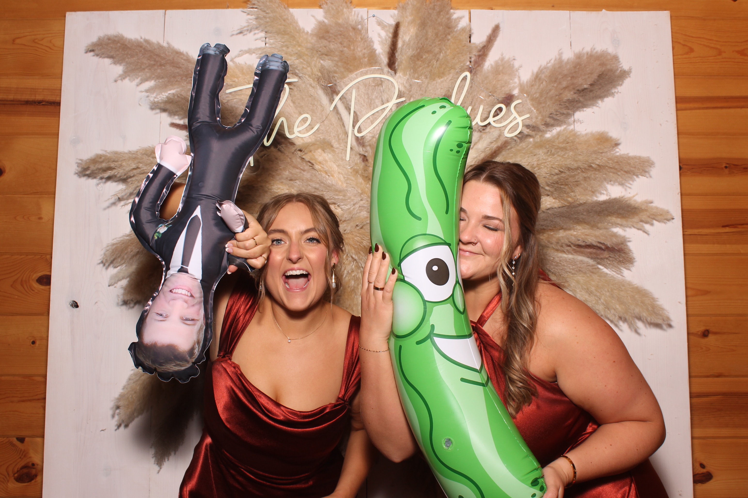 Hunter & Allie  | View more photos from the event at gallery.photoboothcincy.com/u/PhotoBoothCincy/Hunter-Allie