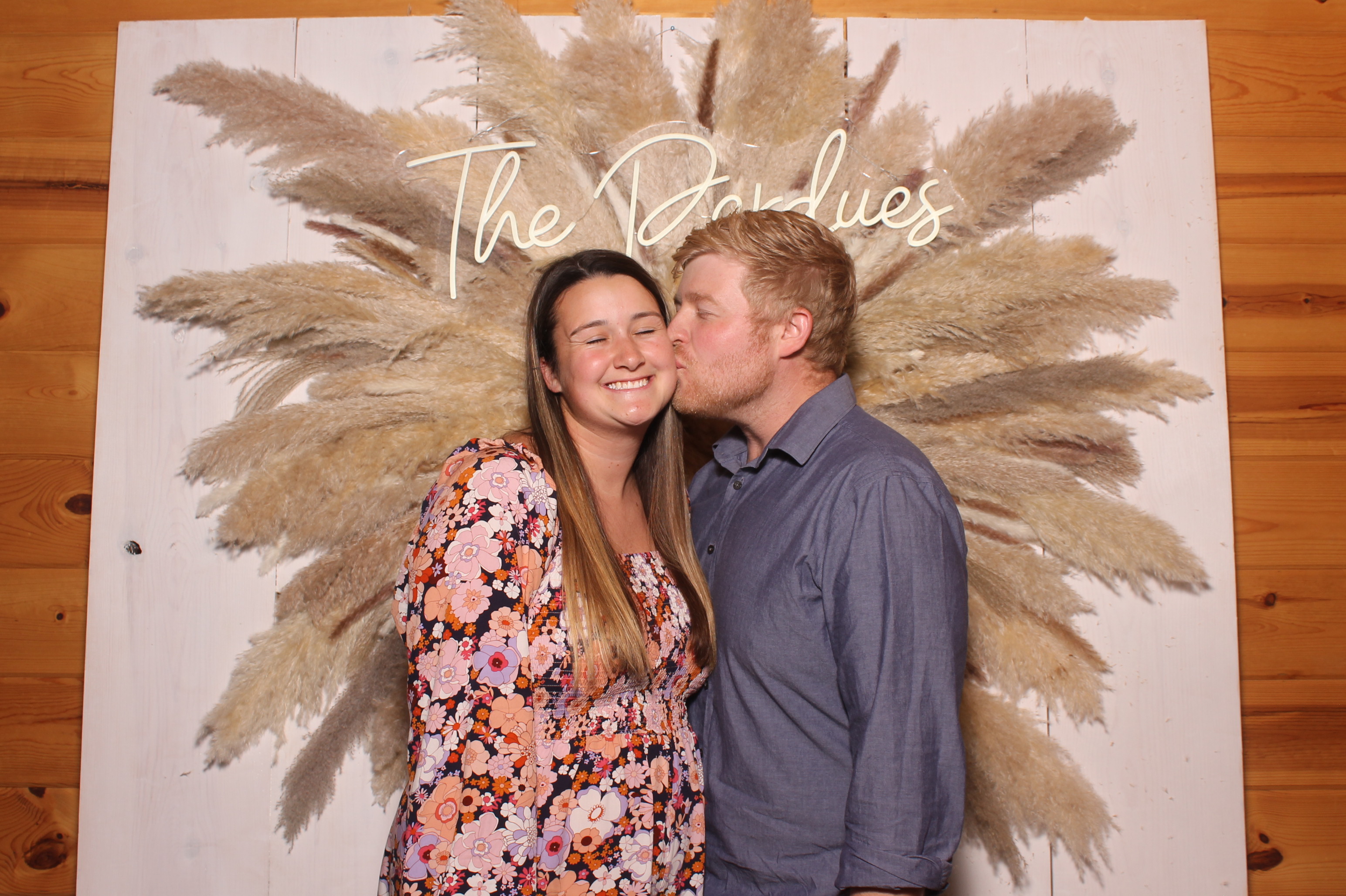 Hunter & Allie  | View more photos from the event at gallery.photoboothcincy.com/u/PhotoBoothCincy/Hunter-Allie