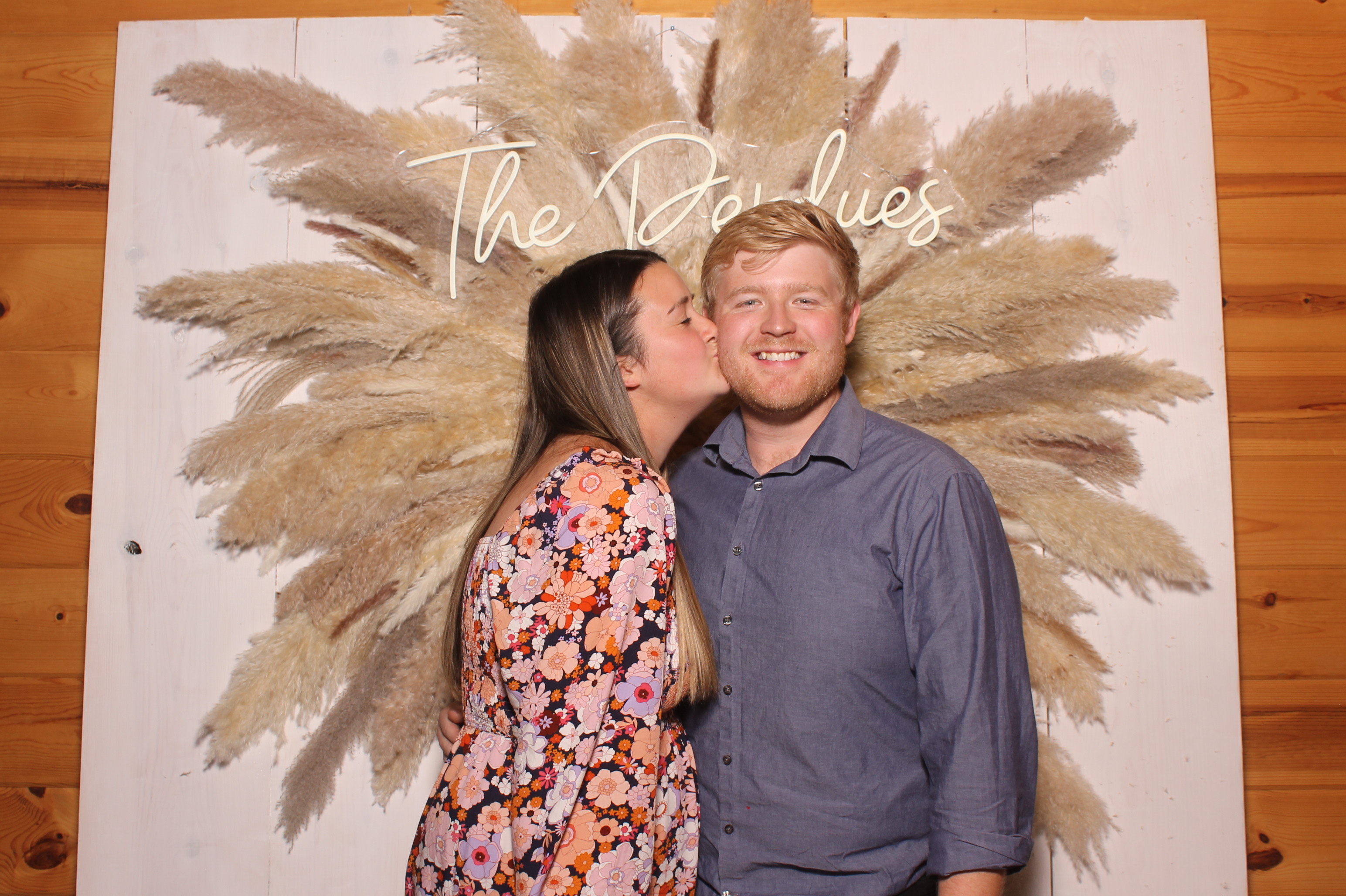Hunter & Allie  | View more photos from the event at gallery.photoboothcincy.com/u/PhotoBoothCincy/Hunter-Allie
