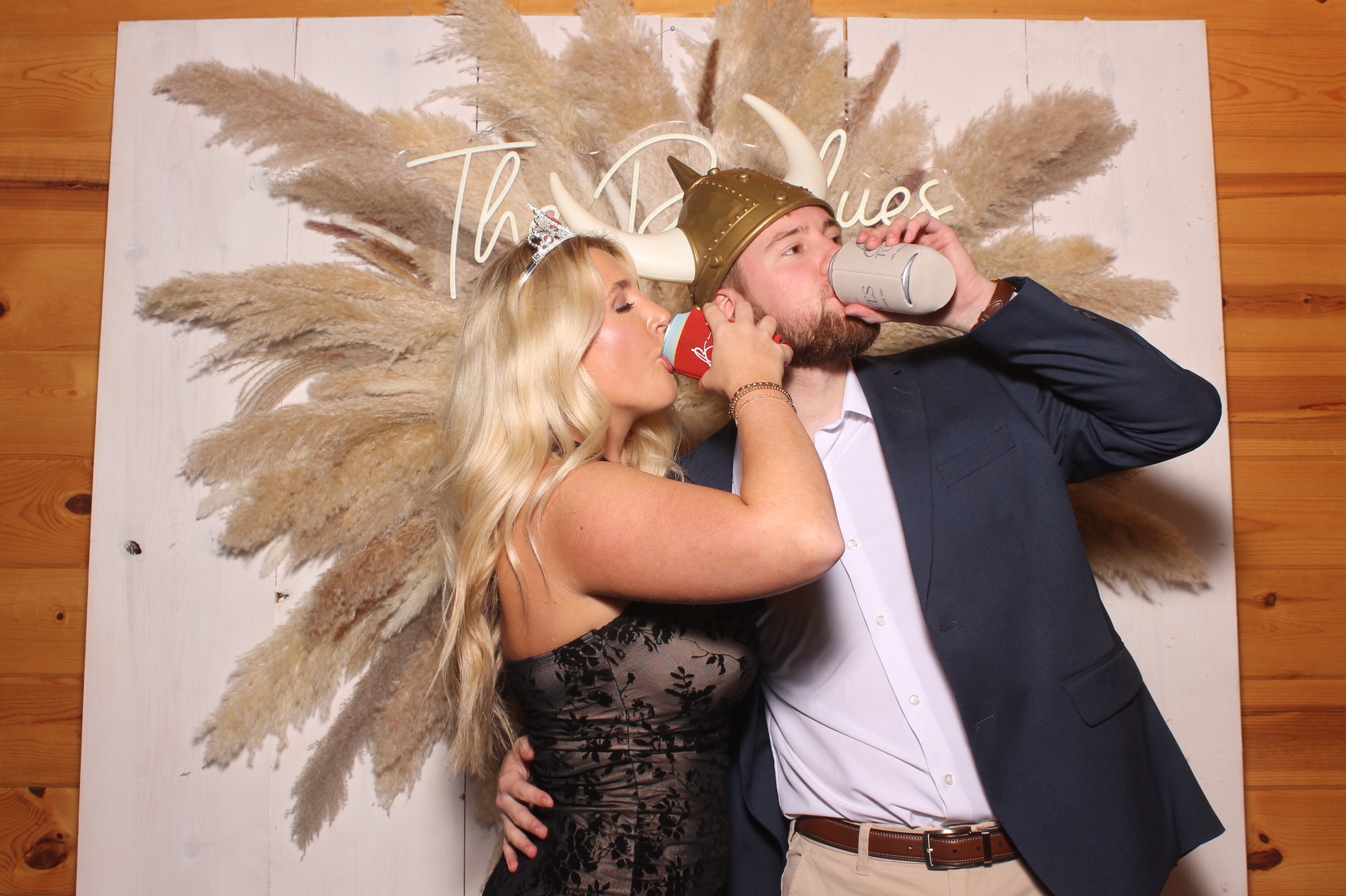 Hunter & Allie  | View more photos from the event at gallery.photoboothcincy.com/u/PhotoBoothCincy/Hunter-Allie