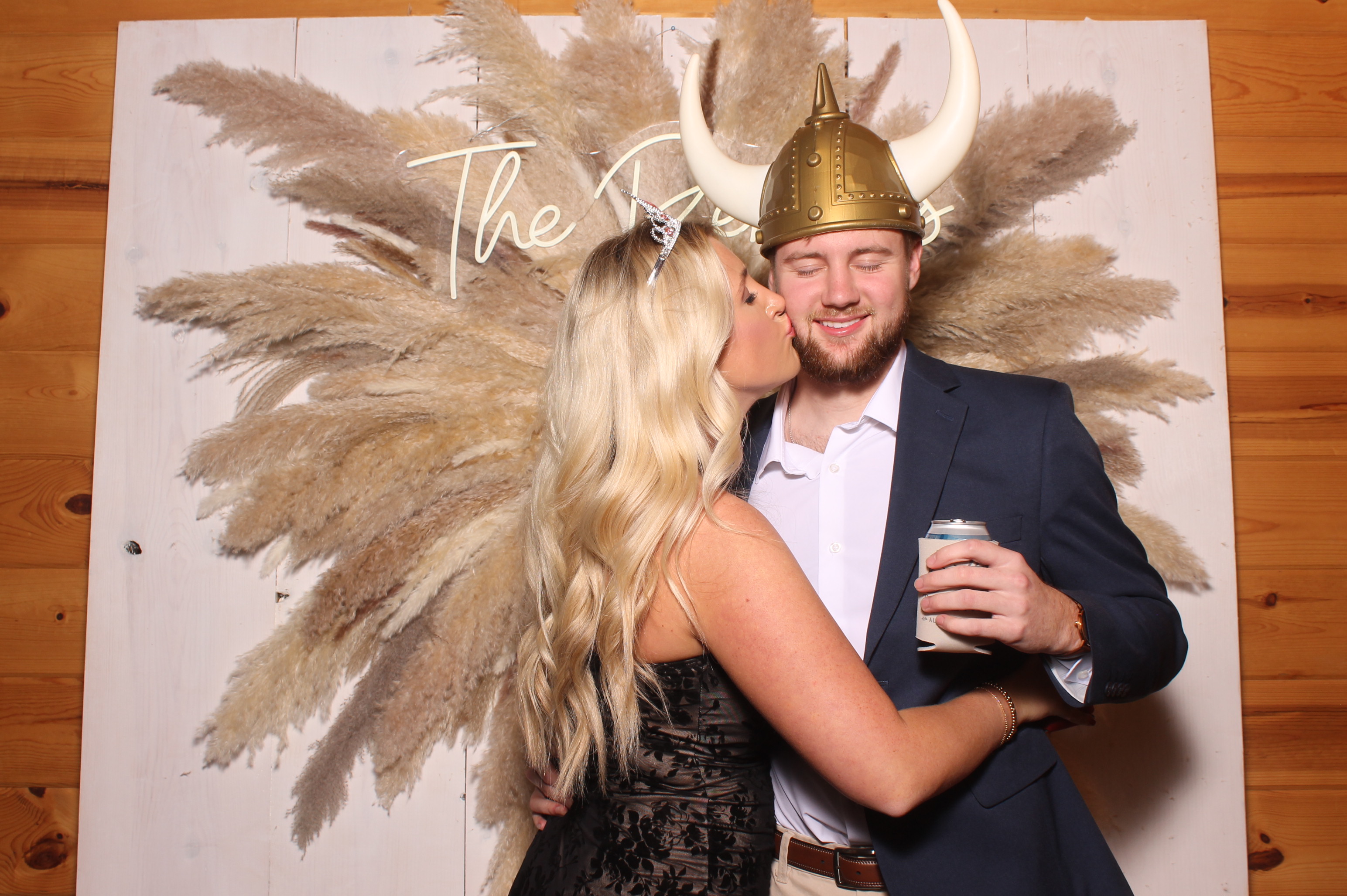 Hunter & Allie  | View more photos from the event at gallery.photoboothcincy.com/u/PhotoBoothCincy/Hunter-Allie