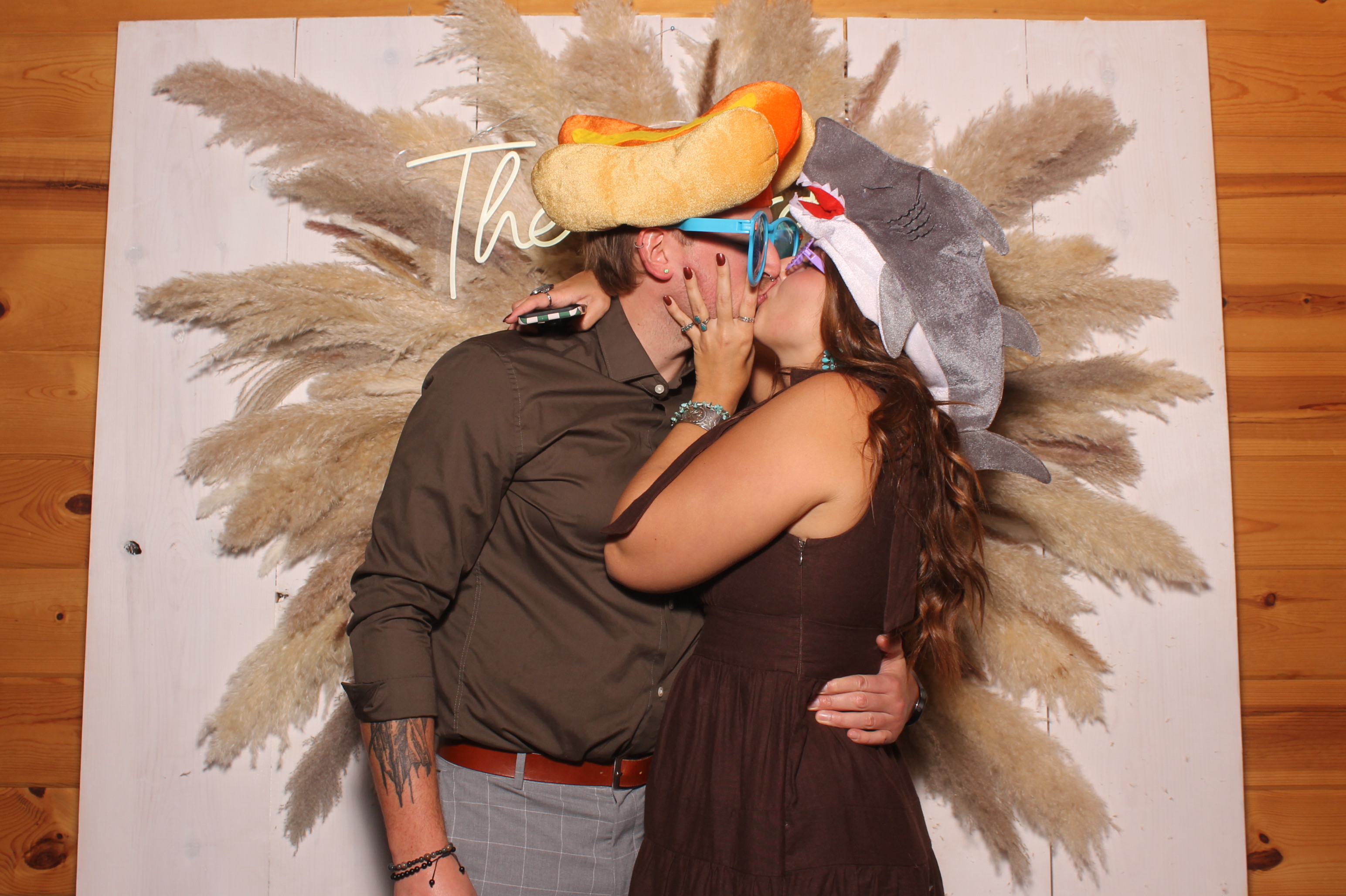 Hunter & Allie  | View more photos from the event at gallery.photoboothcincy.com/u/PhotoBoothCincy/Hunter-Allie