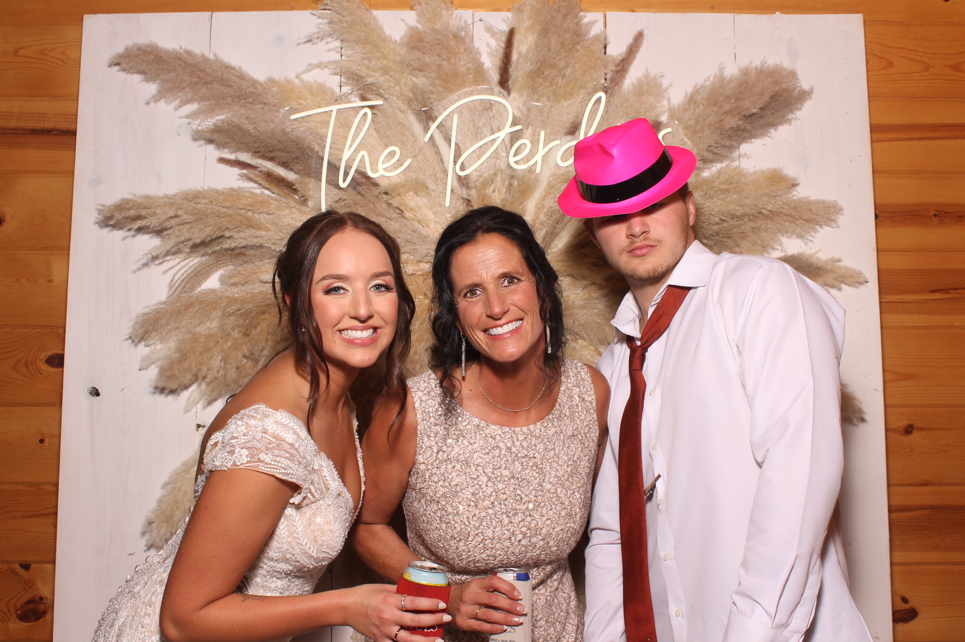 Hunter & Allie  | View more photos from the event at gallery.photoboothcincy.com/u/PhotoBoothCincy/Hunter-Allie