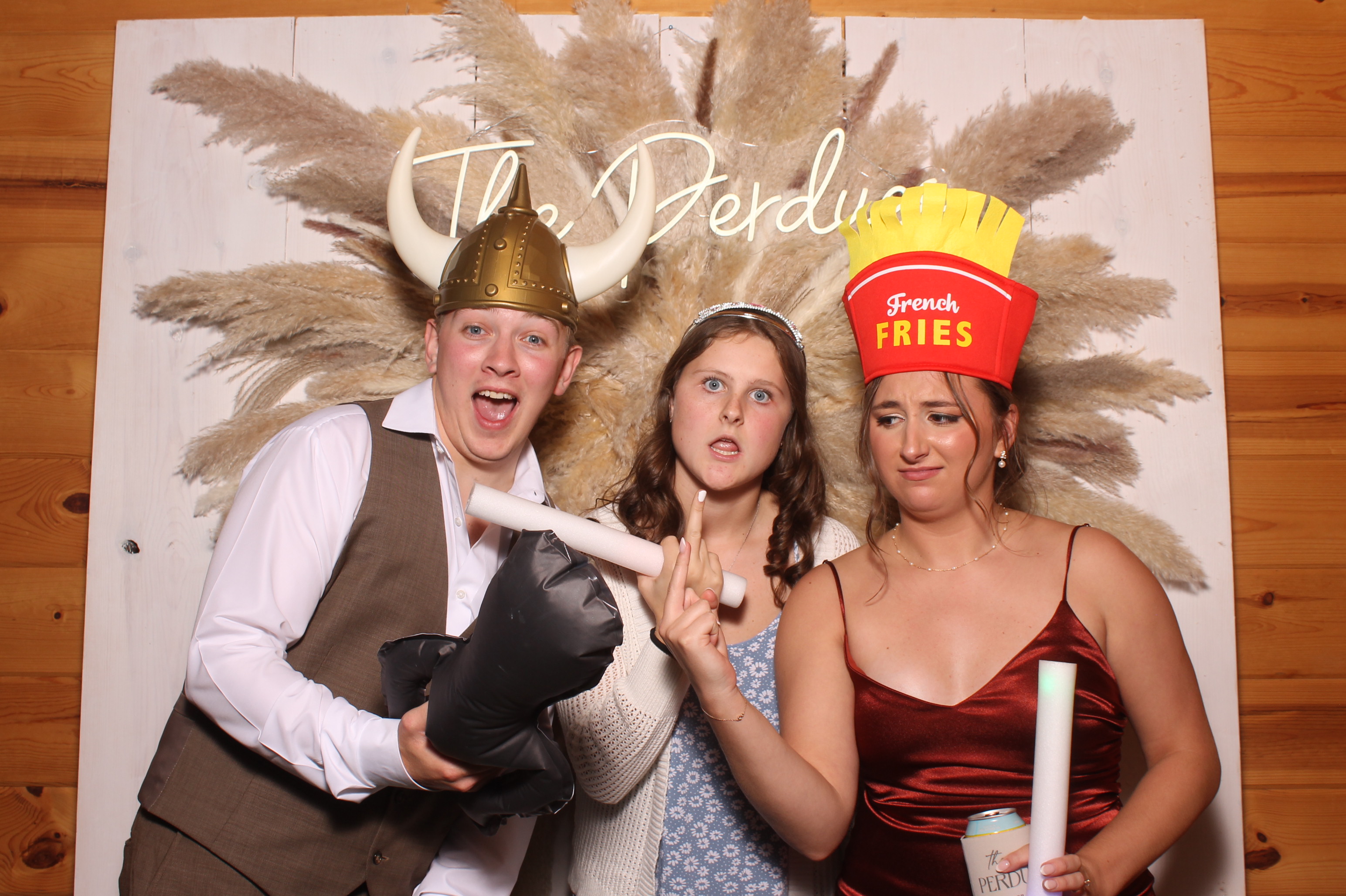 Hunter & Allie  | View more photos from the event at gallery.photoboothcincy.com/u/PhotoBoothCincy/Hunter-Allie