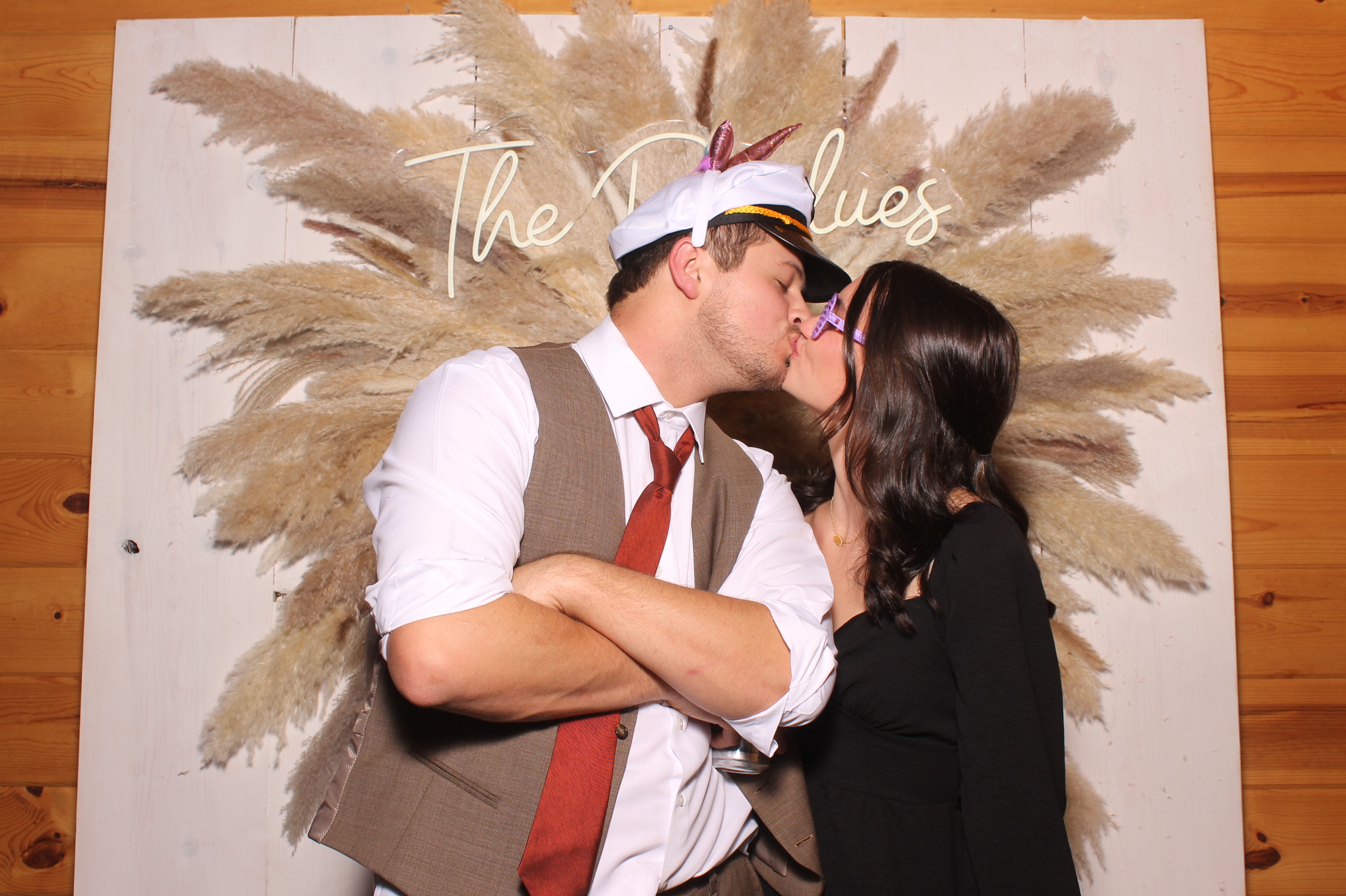Hunter & Allie  | View more photos from the event at gallery.photoboothcincy.com/u/PhotoBoothCincy/Hunter-Allie