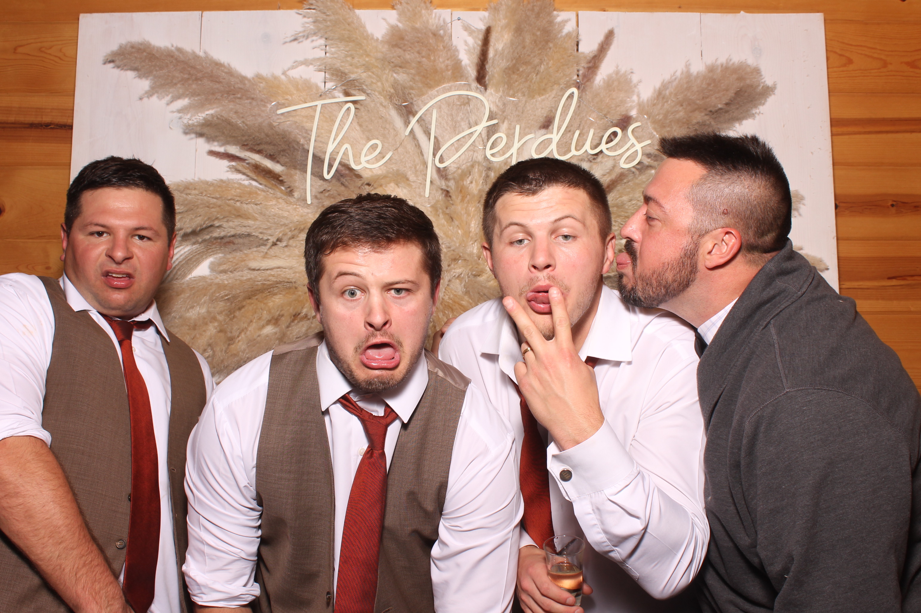 Hunter & Allie  | View more photos from the event at gallery.photoboothcincy.com/u/PhotoBoothCincy/Hunter-Allie