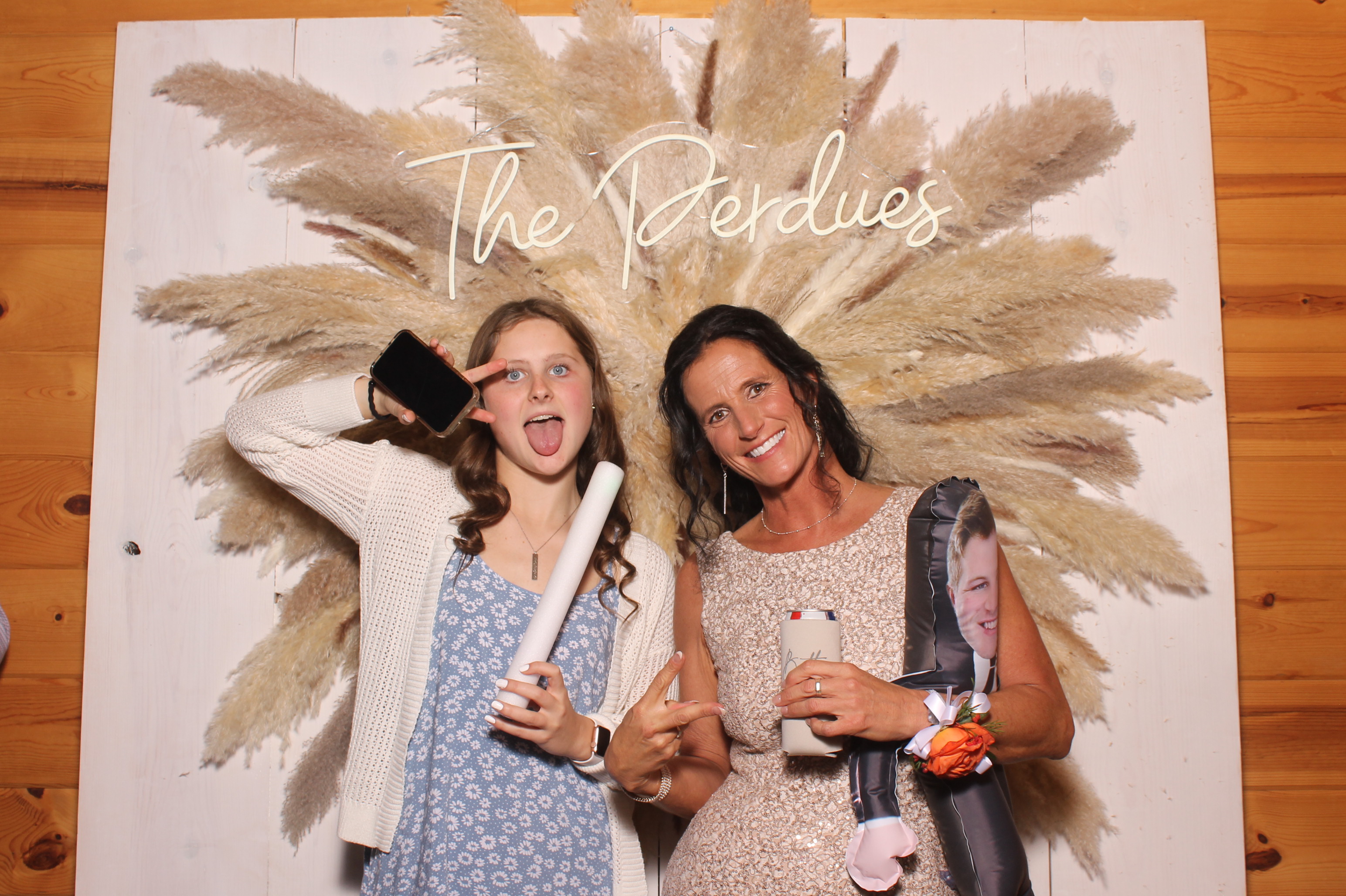 Hunter & Allie  | View more photos from the event at gallery.photoboothcincy.com/u/PhotoBoothCincy/Hunter-Allie
