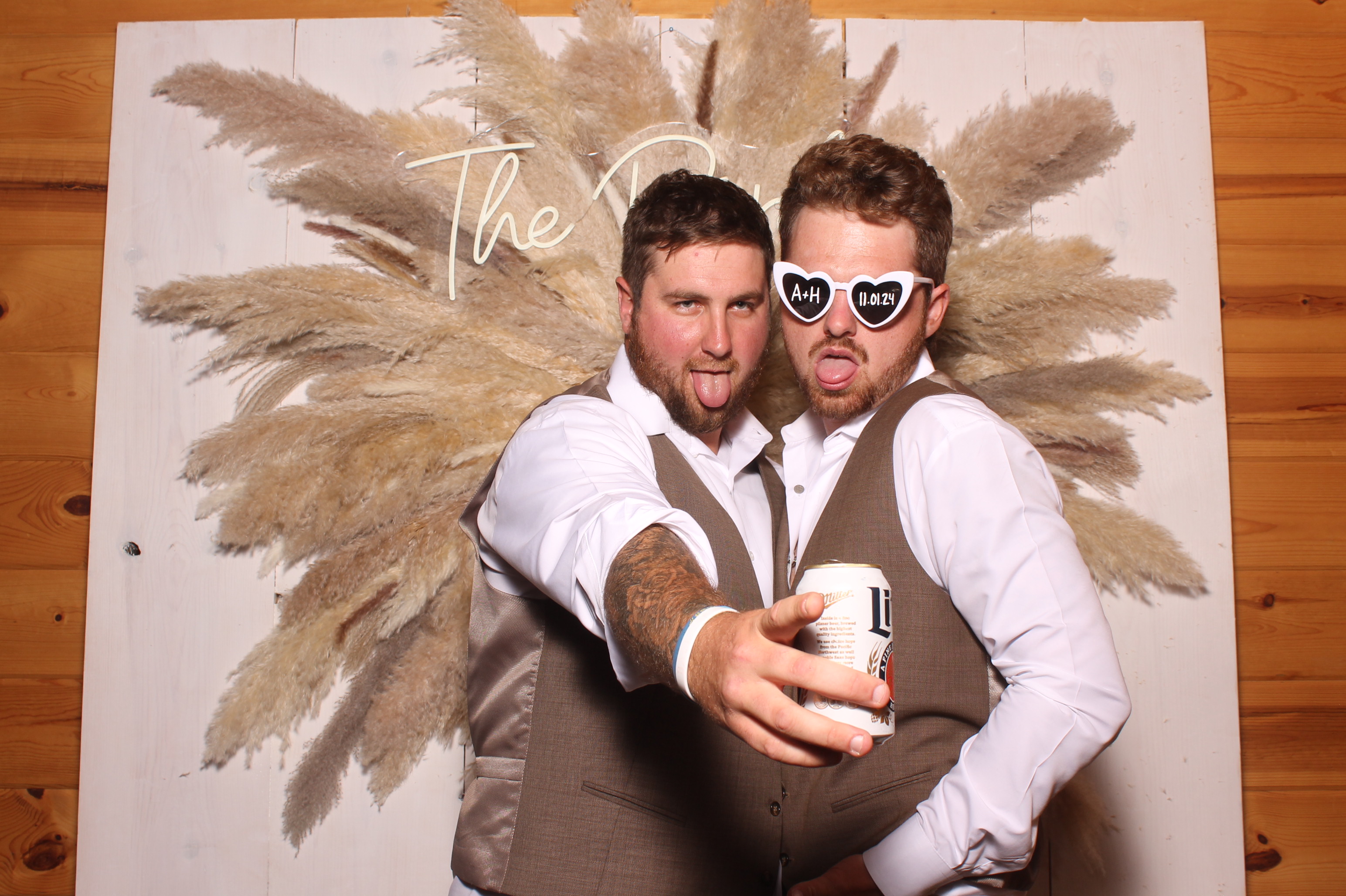 Hunter & Allie  | View more photos from the event at gallery.photoboothcincy.com/u/PhotoBoothCincy/Hunter-Allie