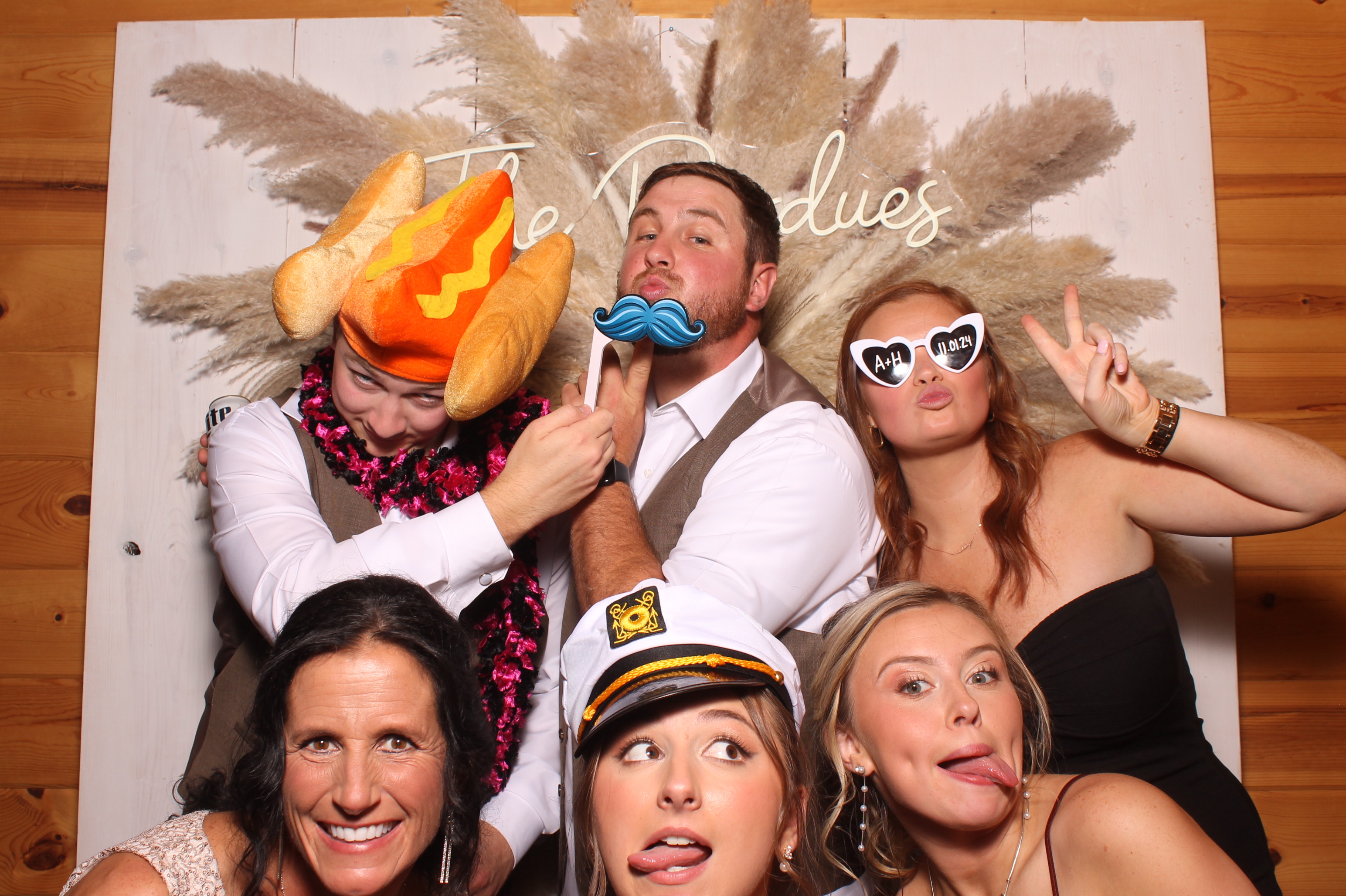 Hunter & Allie  | View more photos from the event at gallery.photoboothcincy.com/u/PhotoBoothCincy/Hunter-Allie