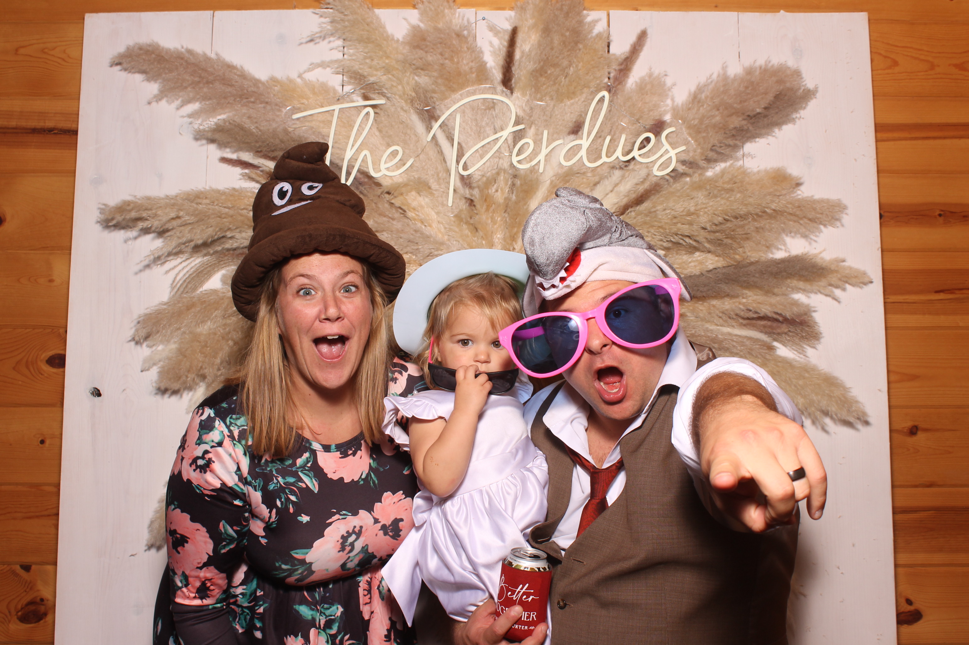 Hunter & Allie  | View more photos from the event at gallery.photoboothcincy.com/u/PhotoBoothCincy/Hunter-Allie