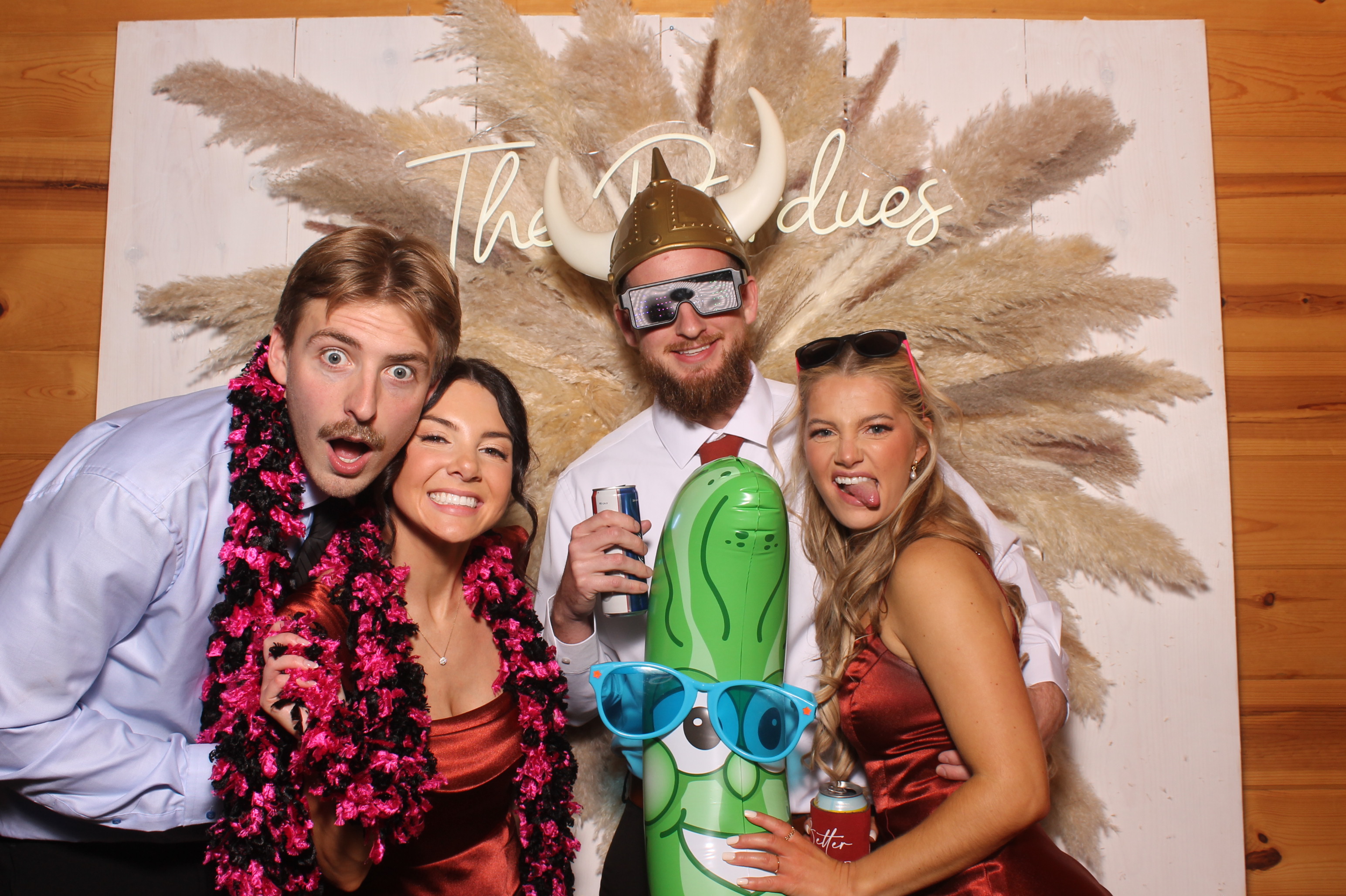 Hunter & Allie  | View more photos from the event at gallery.photoboothcincy.com/u/PhotoBoothCincy/Hunter-Allie