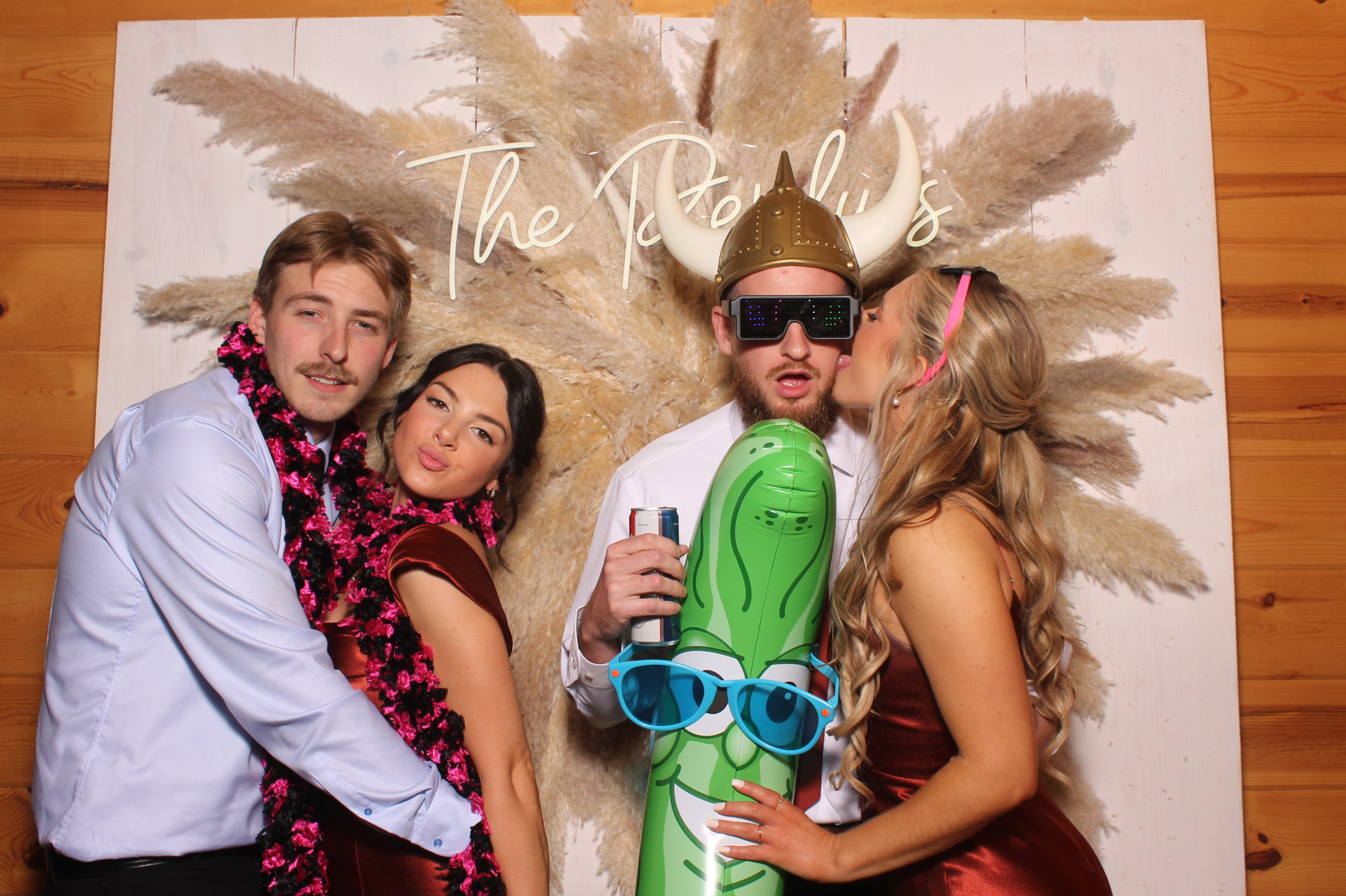 Hunter & Allie  | View more photos from the event at gallery.photoboothcincy.com/u/PhotoBoothCincy/Hunter-Allie