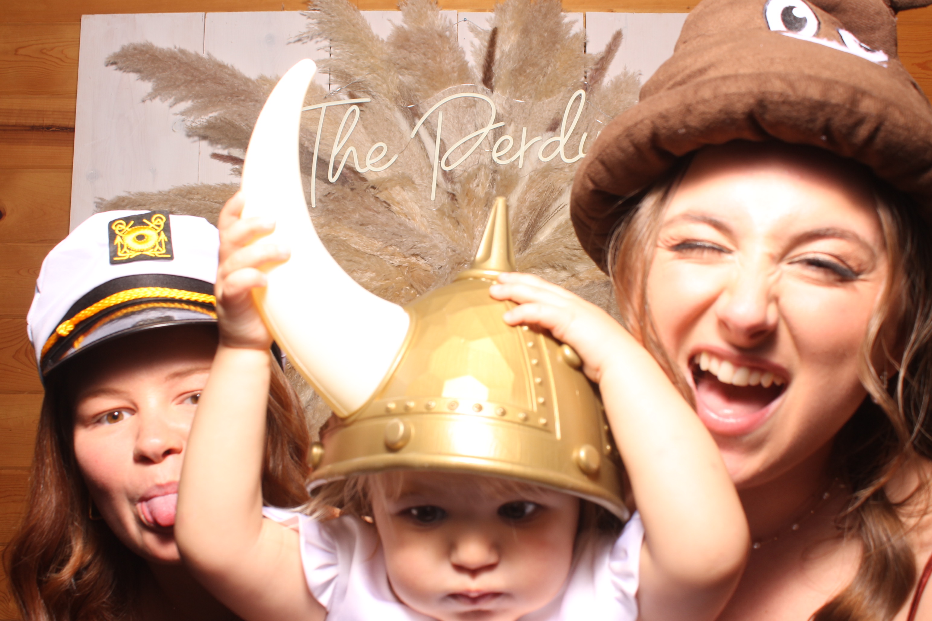 Hunter & Allie  | View more photos from the event at gallery.photoboothcincy.com/u/PhotoBoothCincy/Hunter-Allie